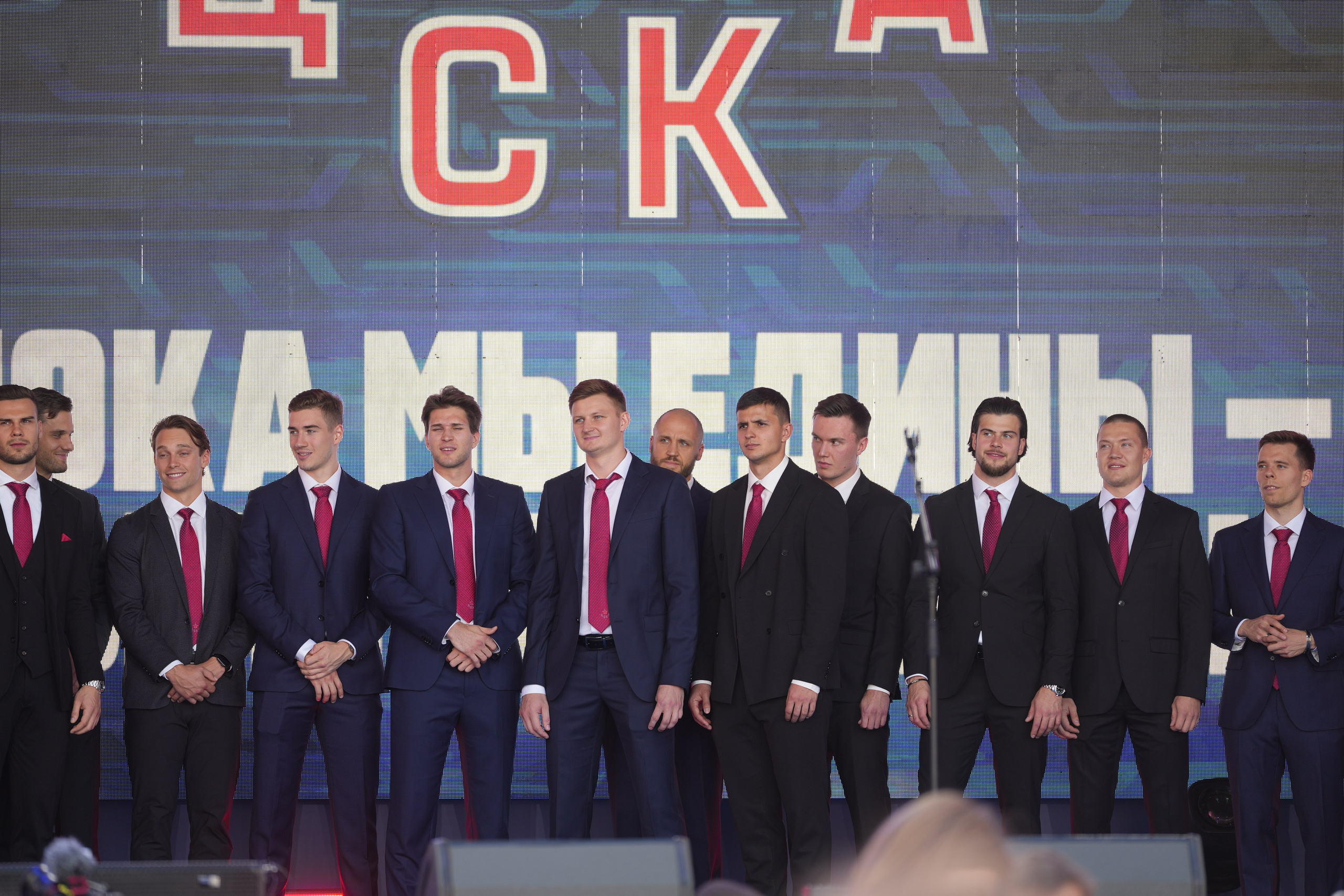 ЦСКА Фест 2024, фотографии хоккейного фестиваля от репортажного фотографа из Алматы Дениса Карпенко,. Сайт Алматинского НЮ АРТ, будуар и фэшн фотографа Дениса Карпенко