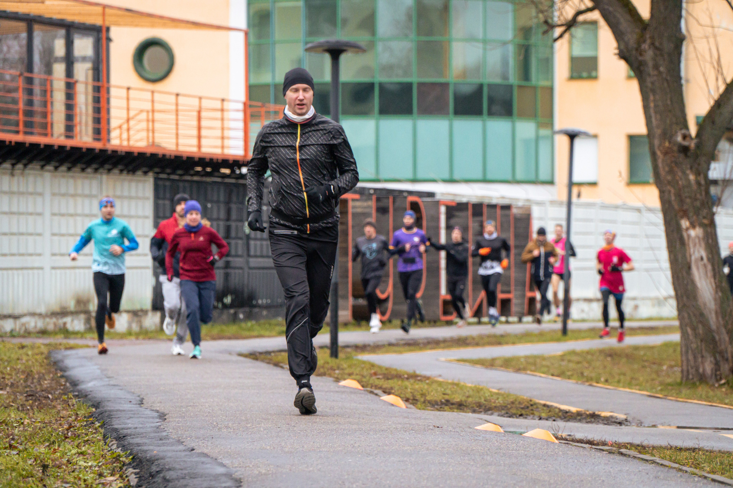 5 вёрст Реутов 16.11.2024. Роман Капилюшов. Бег. Фото. Видео. г. Люберцы
