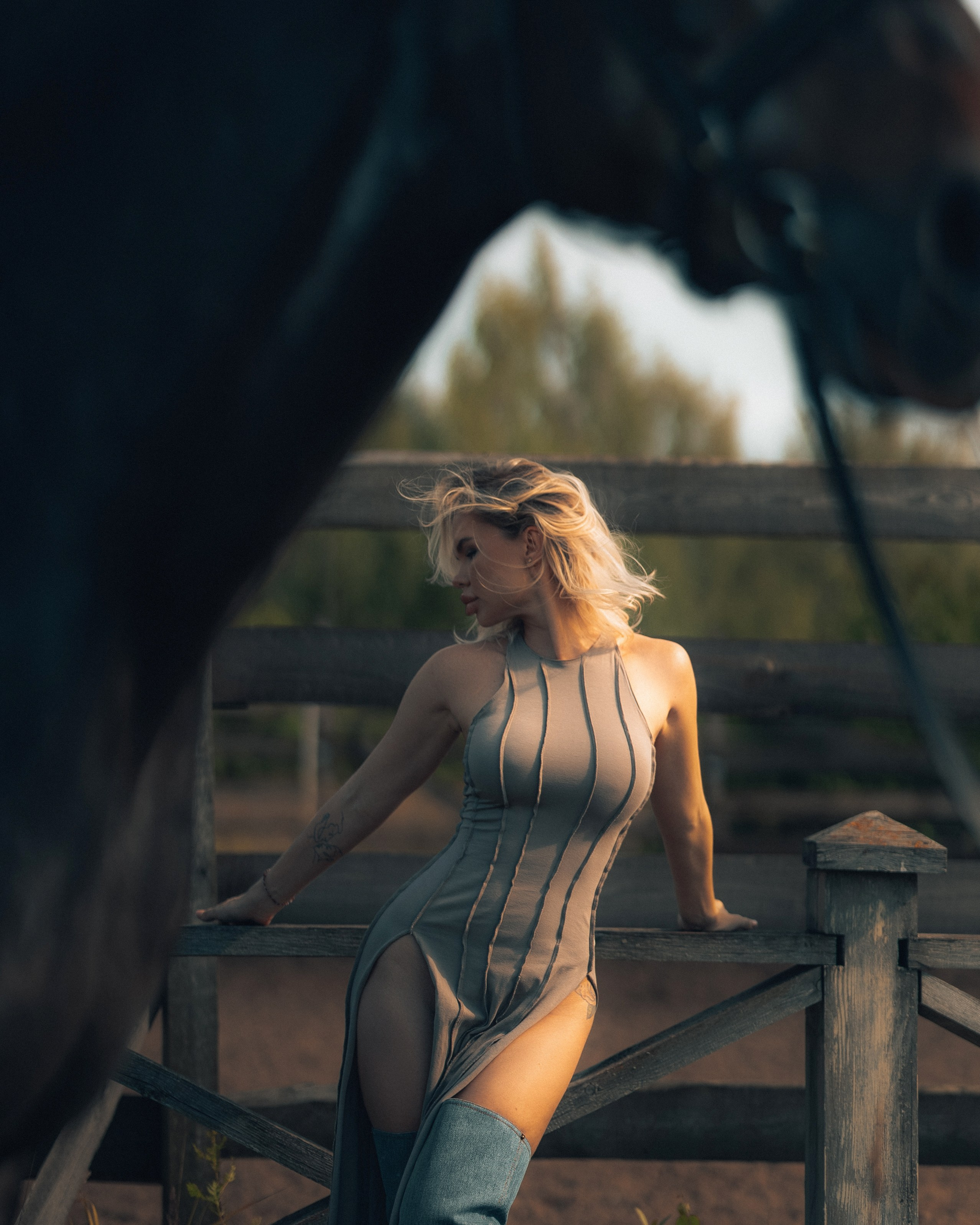 Лика. Портрет с лошадью. Фотограф Екатерина Золотовская. Портретные, семейные и креативные фотосессии в Москве
