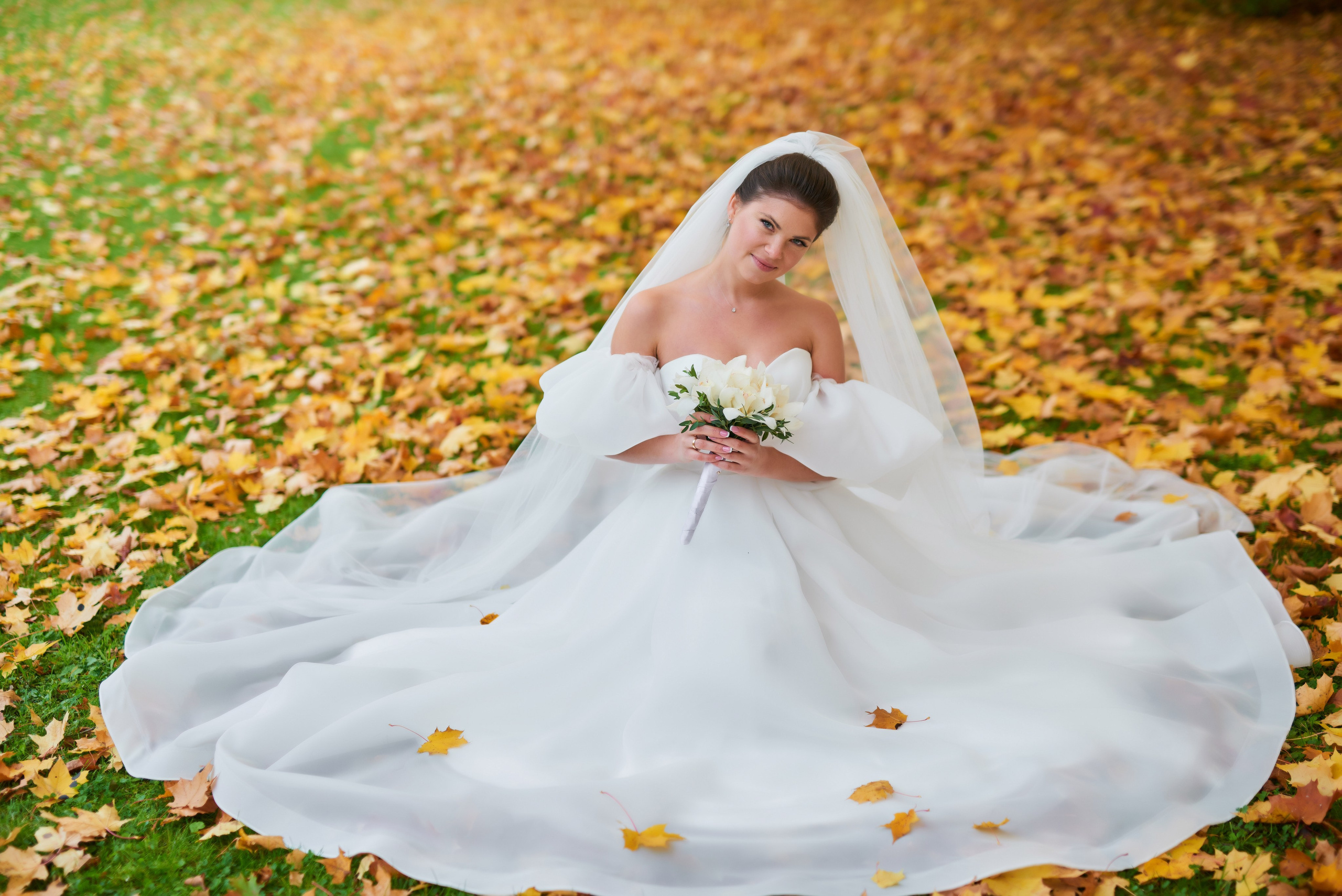 Осенняя свадебная прогулка в Екатерининском парке в Пушкине. Портретный, семейный и свадебный фотограф в Санкт-Петербурге и в Пушкине Ширяев Денис