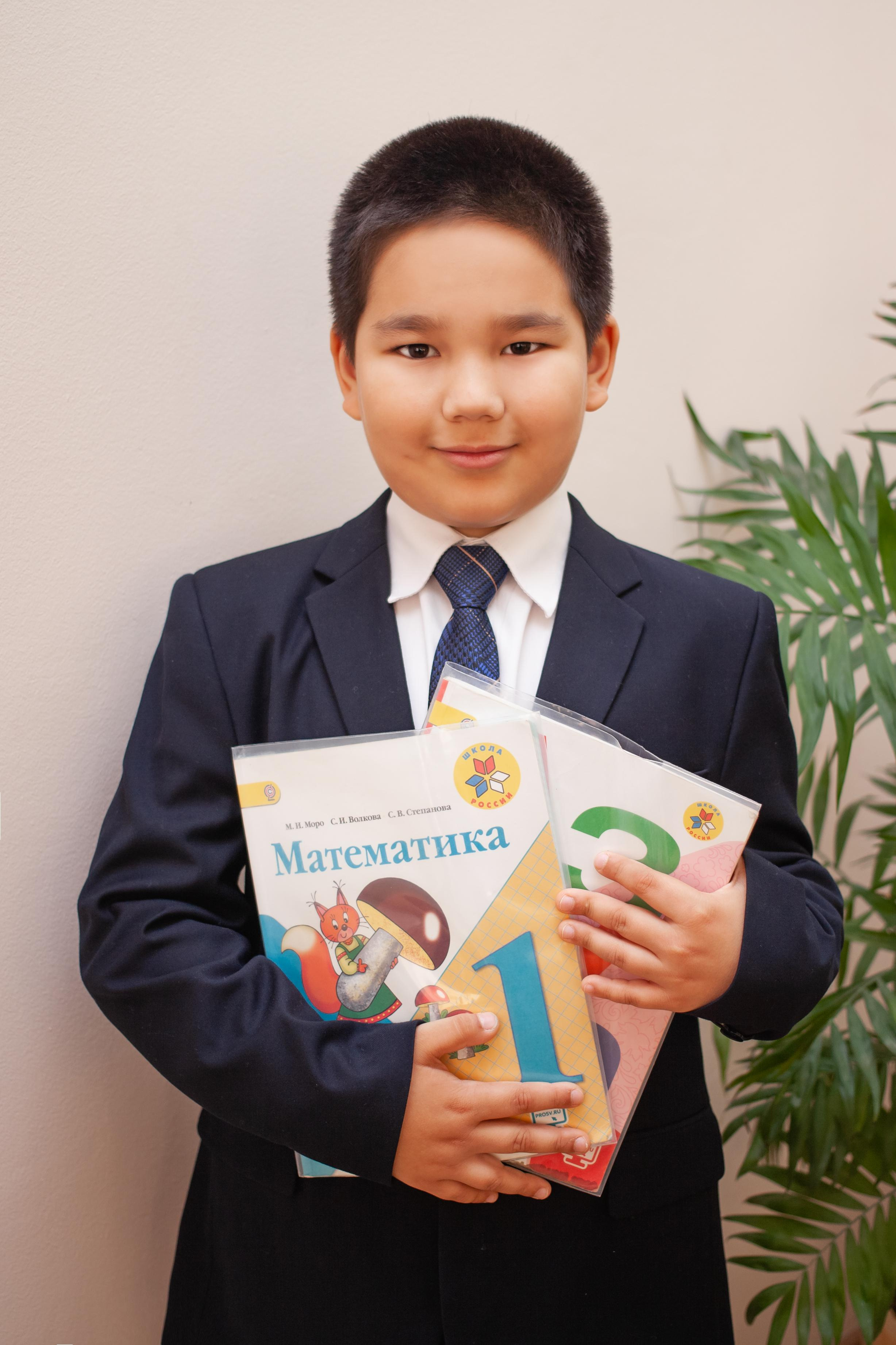 Выпускные фото-альбомы. Фотограф Алина Гашникова