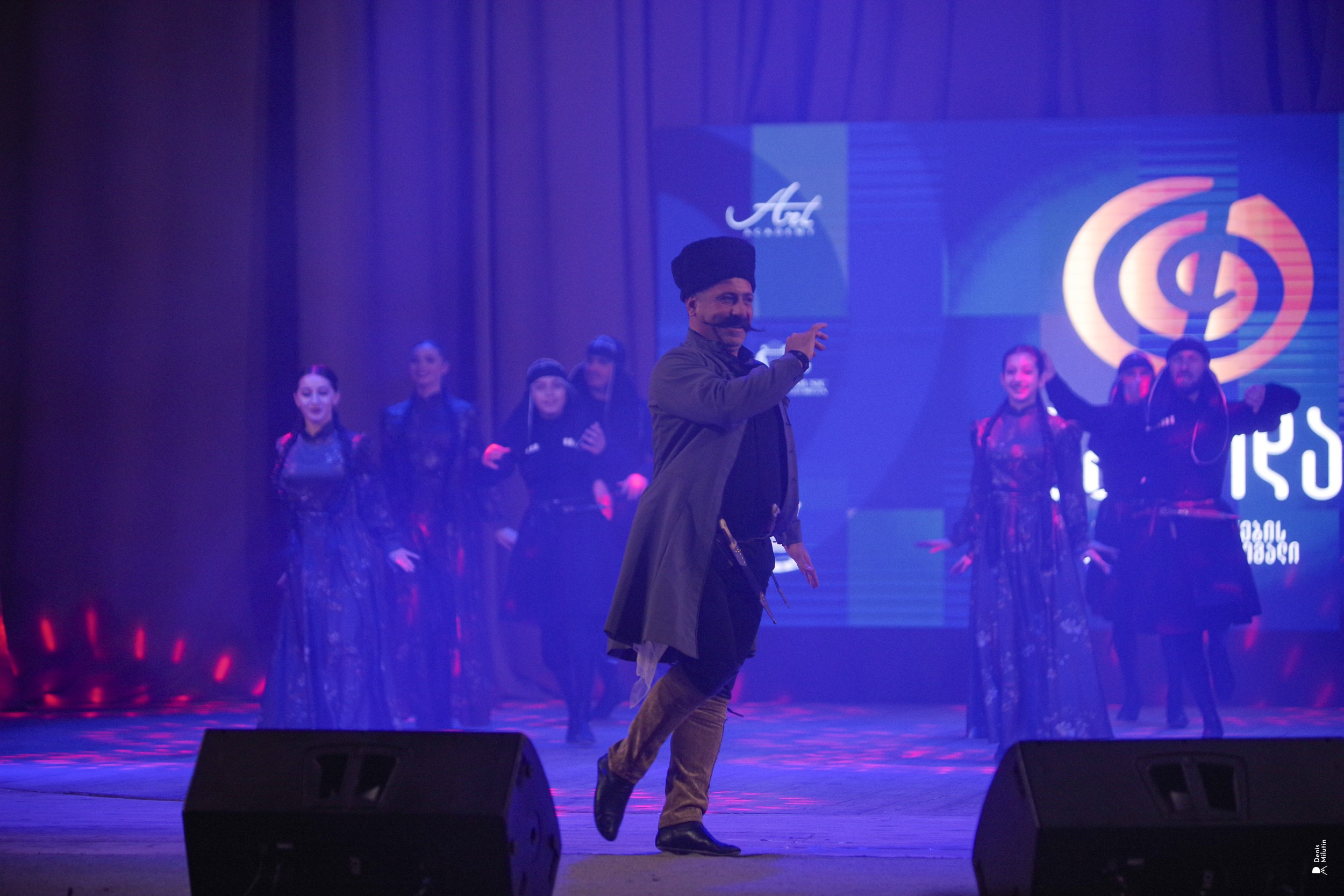 Танцы в Хоби. Портретный фотограф Денис Милютин