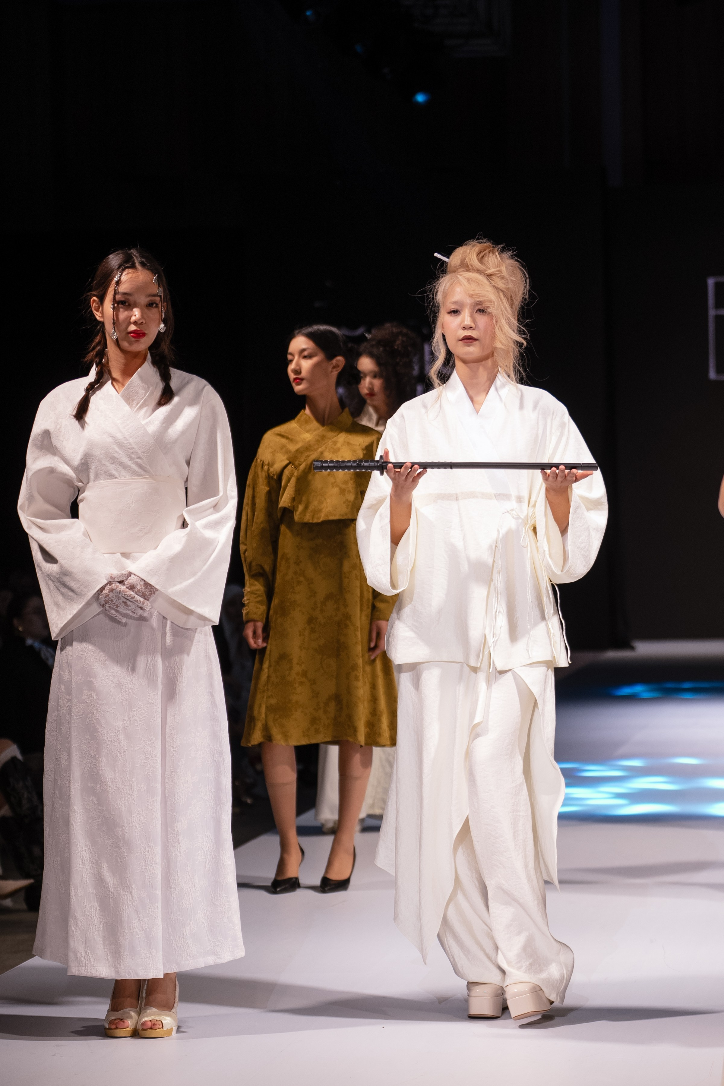 EURASIAN FASHION WEEK Eren. Сайт Алматинского НЮ АРТ, будуар и фэшн фотографа Дениса Карпенко