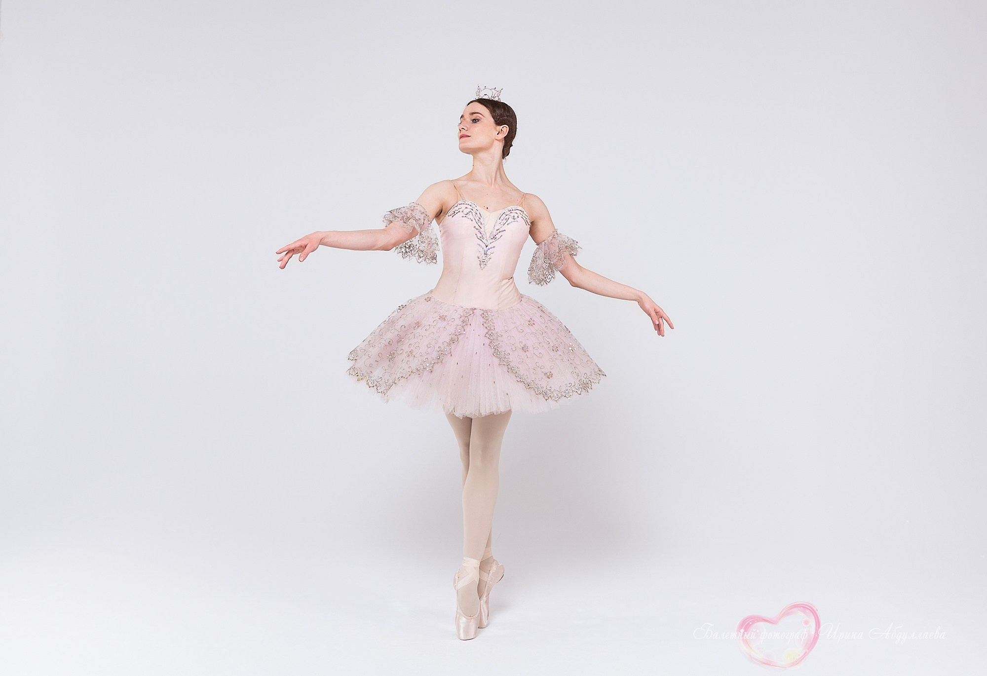 Ведущая балерина Классического национального балета Марина Окунева