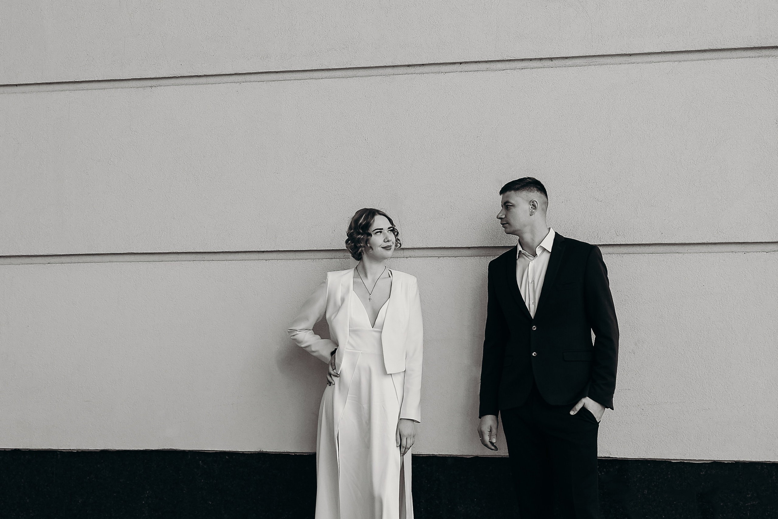 Свадебная прогулка в Екатерининском сквере 25.10.2024. Свадебный и семейный фотограф Виолетта Сидельникова. Краснодар, Россия, Беларусь, Европа