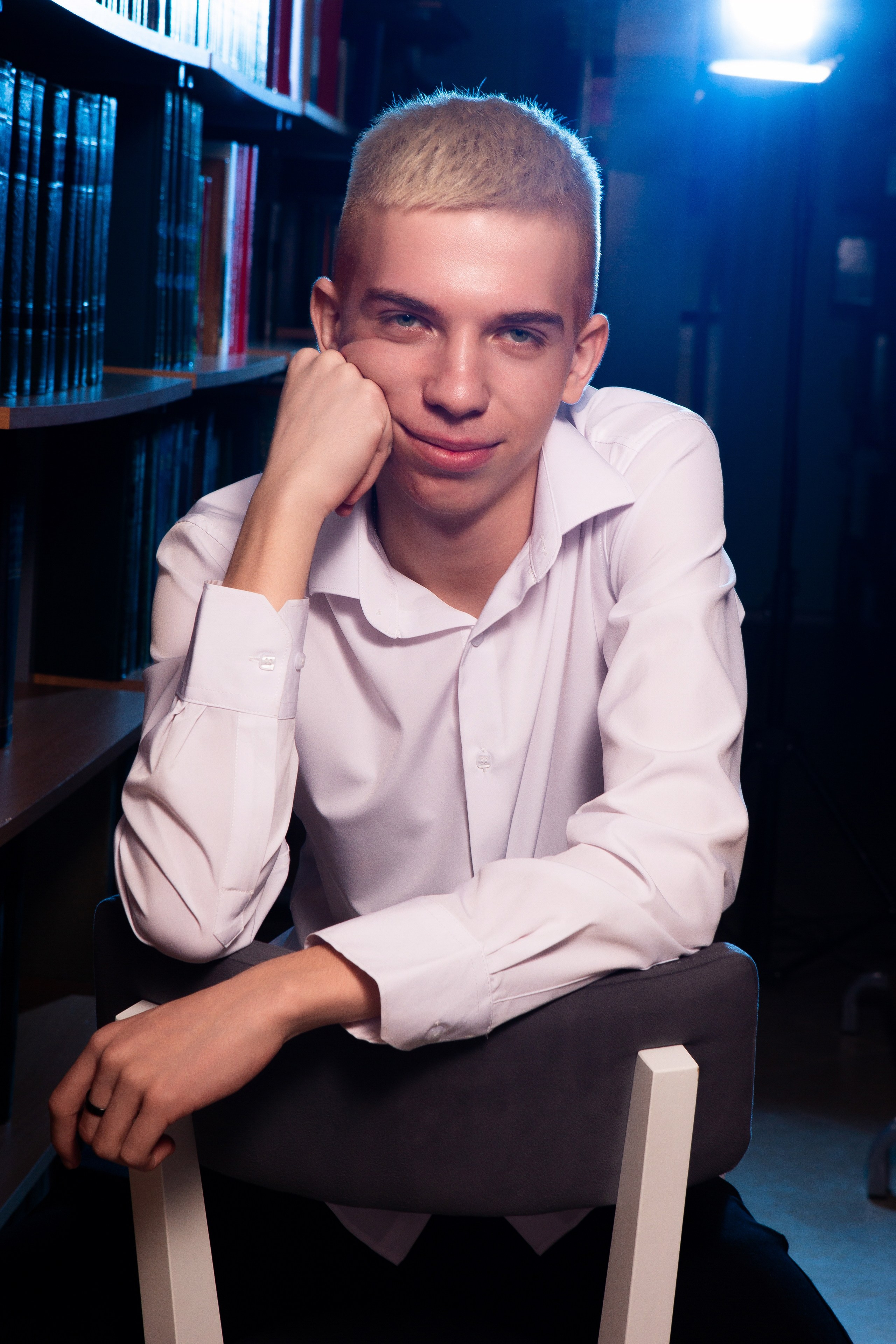 Съемка в библиотеке для 11 класса #2. Профессиональный фотограф в Мценске и Орловской области