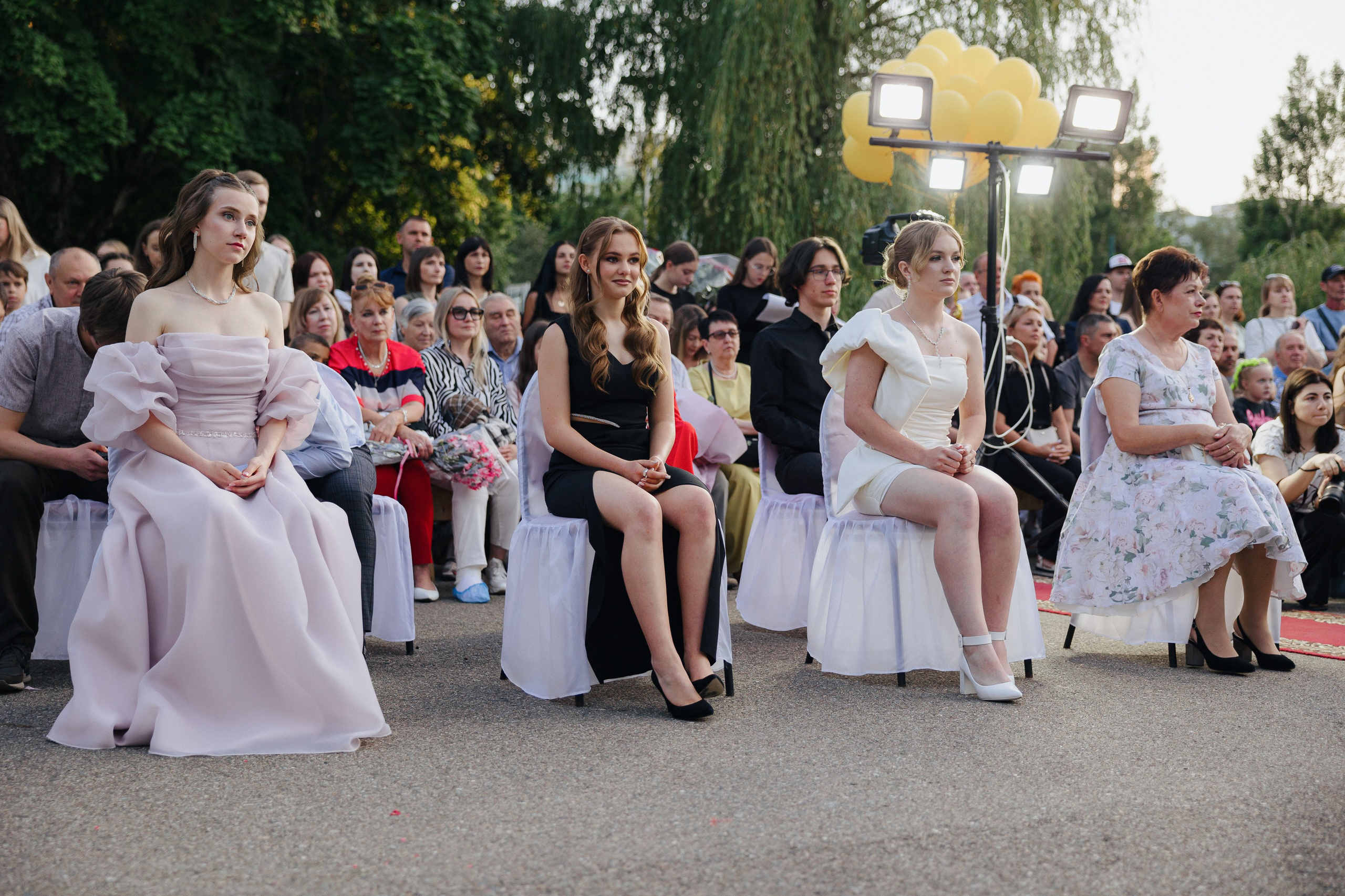 Вручение аттестатов. Свадебный фотограф Роман Еремеев