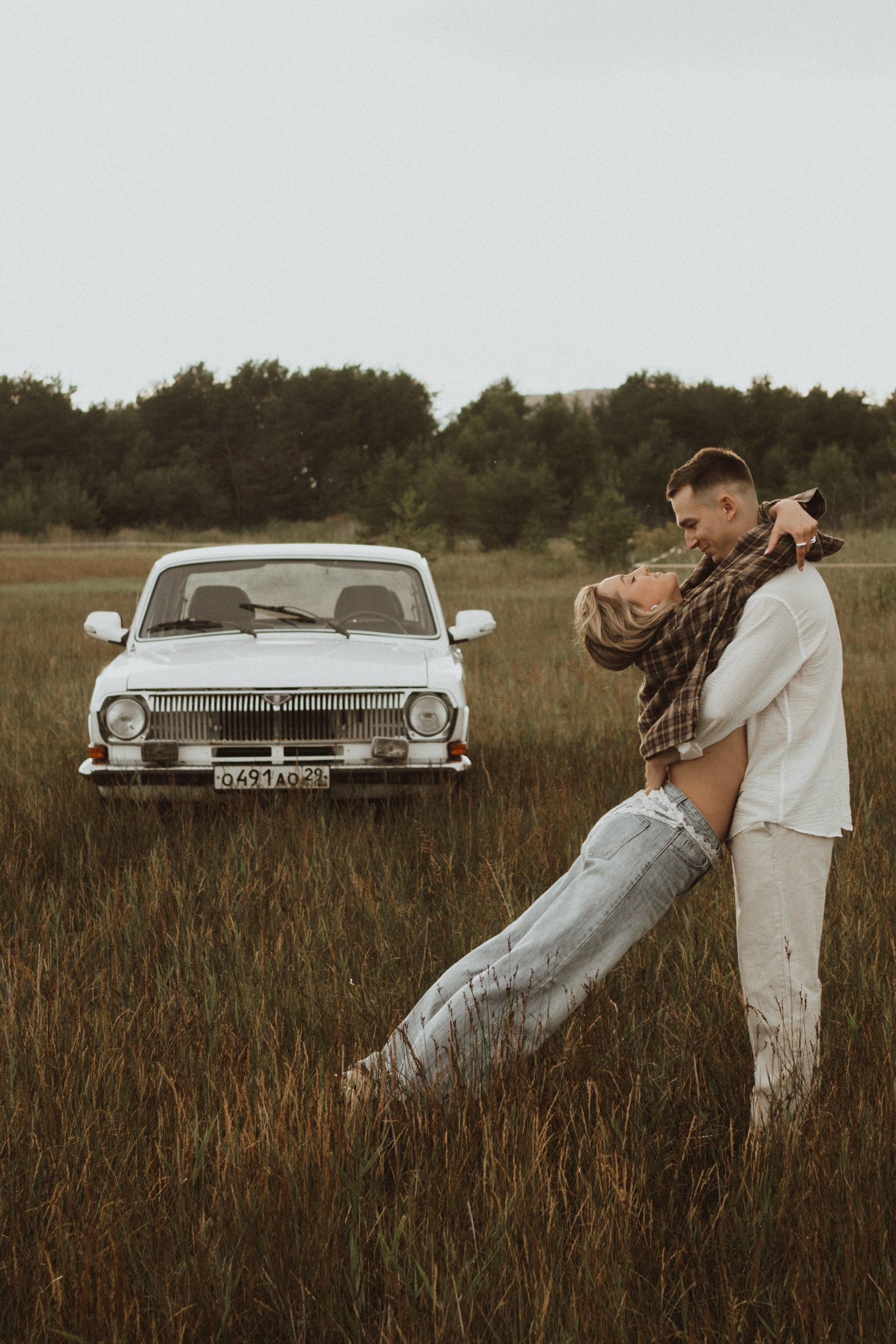 [… two lovers and volga]. Фотограф в Архангельске