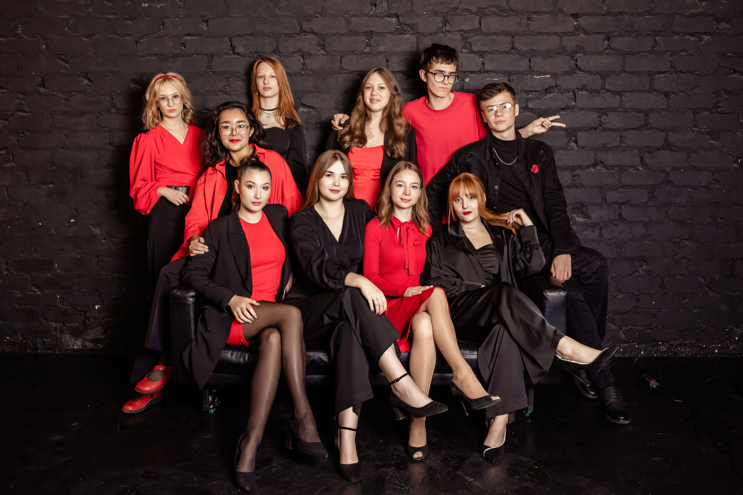 Выпускной альбом для 9-11 классов. Свадебный и семейный фотограф в Оренбурге Ильяна Тукжанова