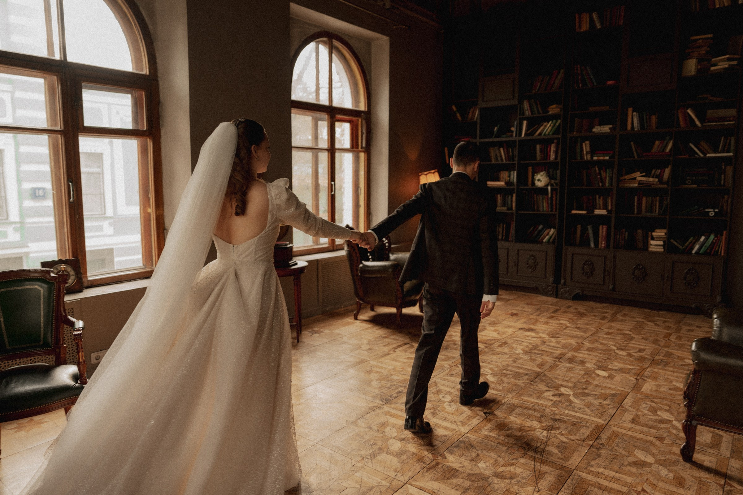 В ♡ К — Книжная история о любви. Свадебный и портретный фотограф в Москве, Светлана Янковая