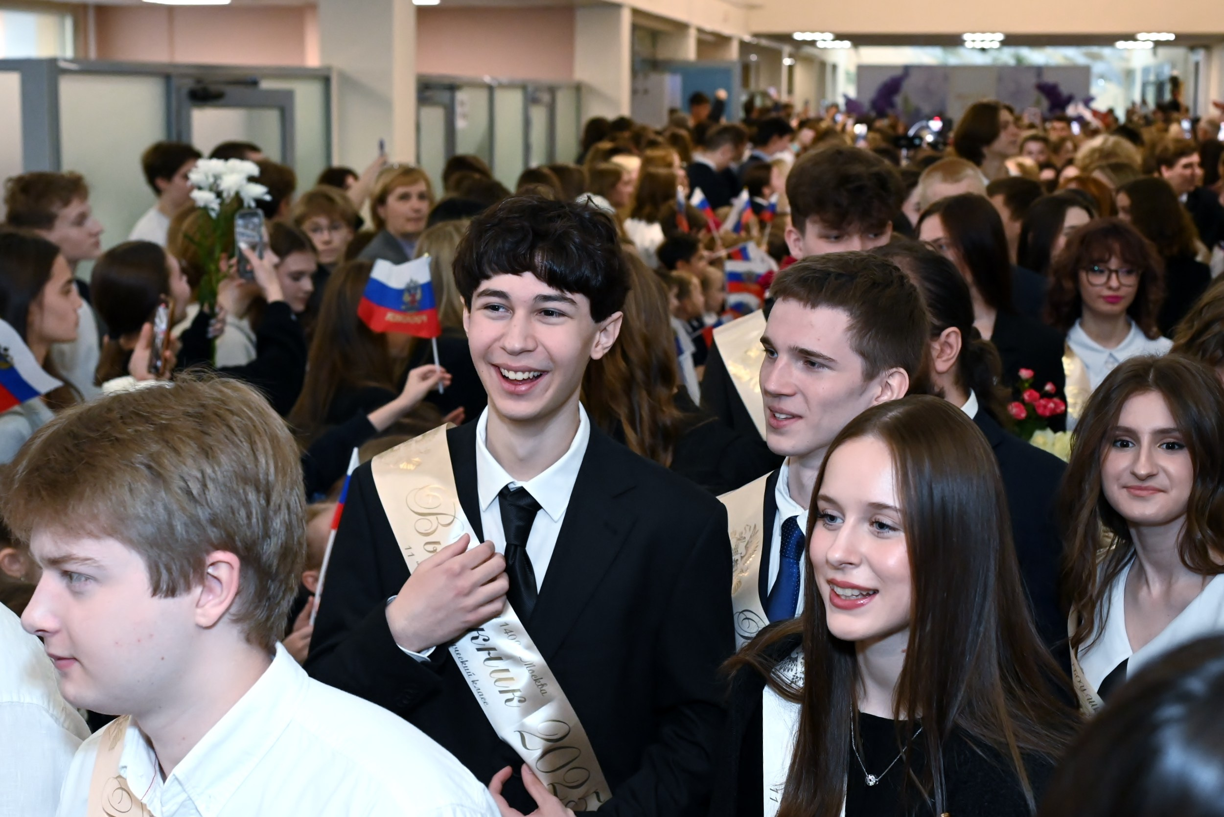 Последний Звонок в школе 1409 на Ходынке. Свадебный и семейный фотограф в Москве Ирина Гончарова