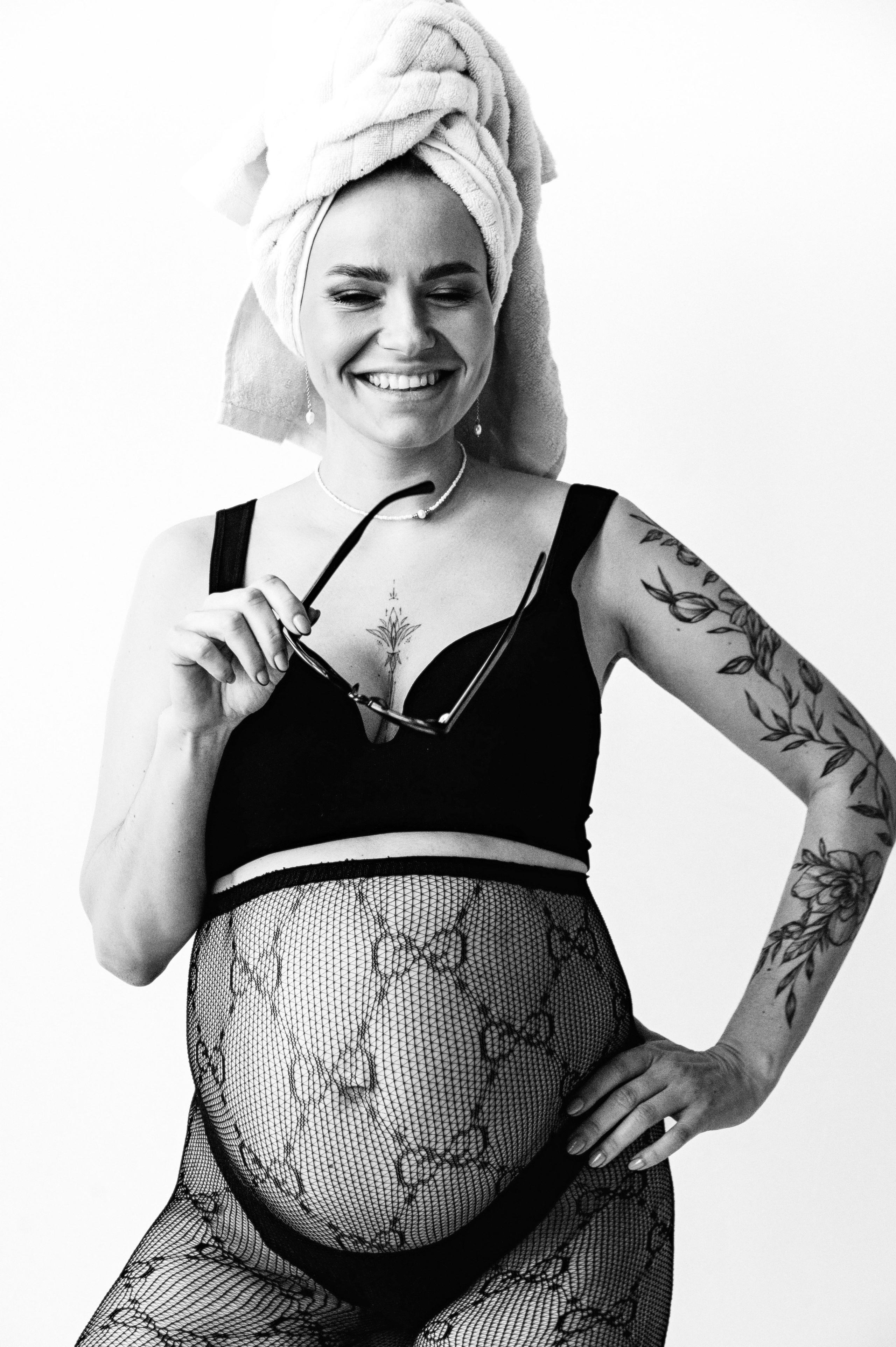 Валерия. Профессиональный фотограф беременности в СПБ. Стильные фотосессии беременности в стиле минимализм и классическая фотография