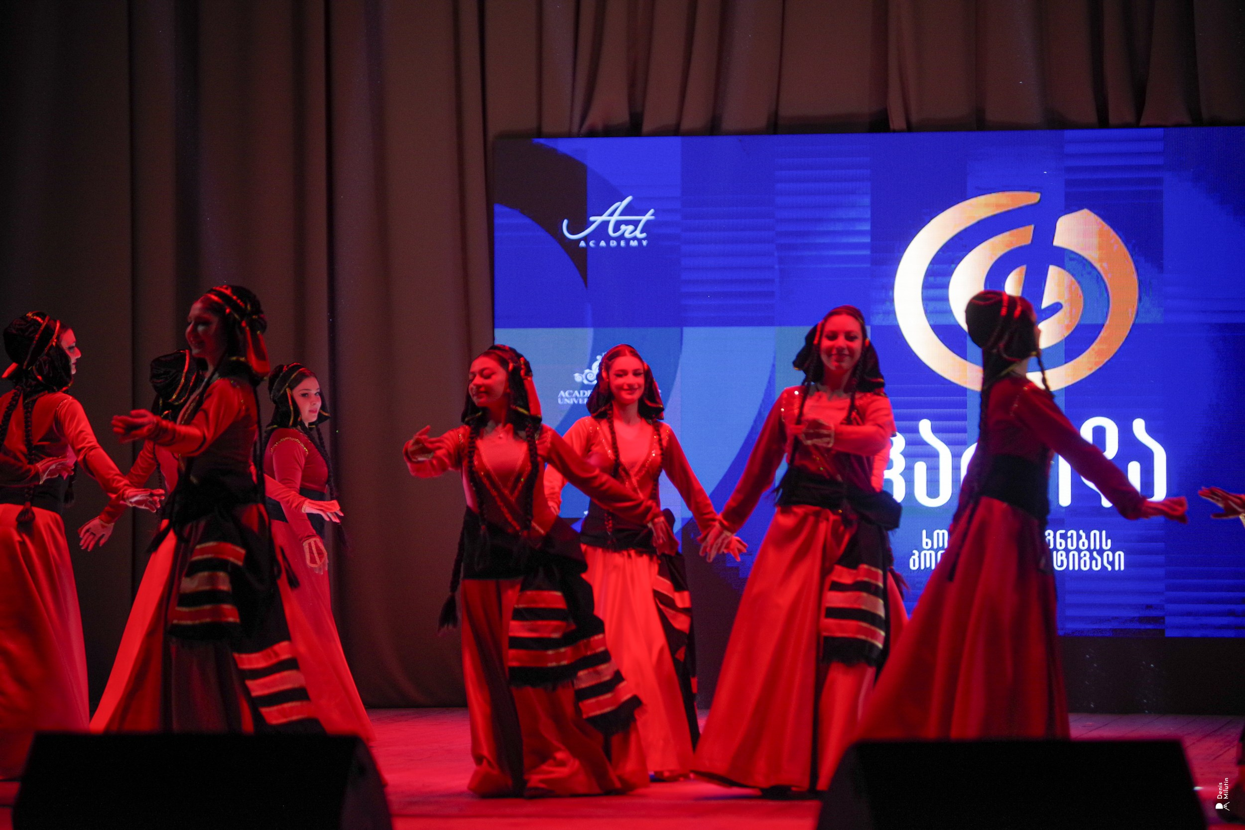 Танцы в Хоби. Портретный фотограф Денис Милютин