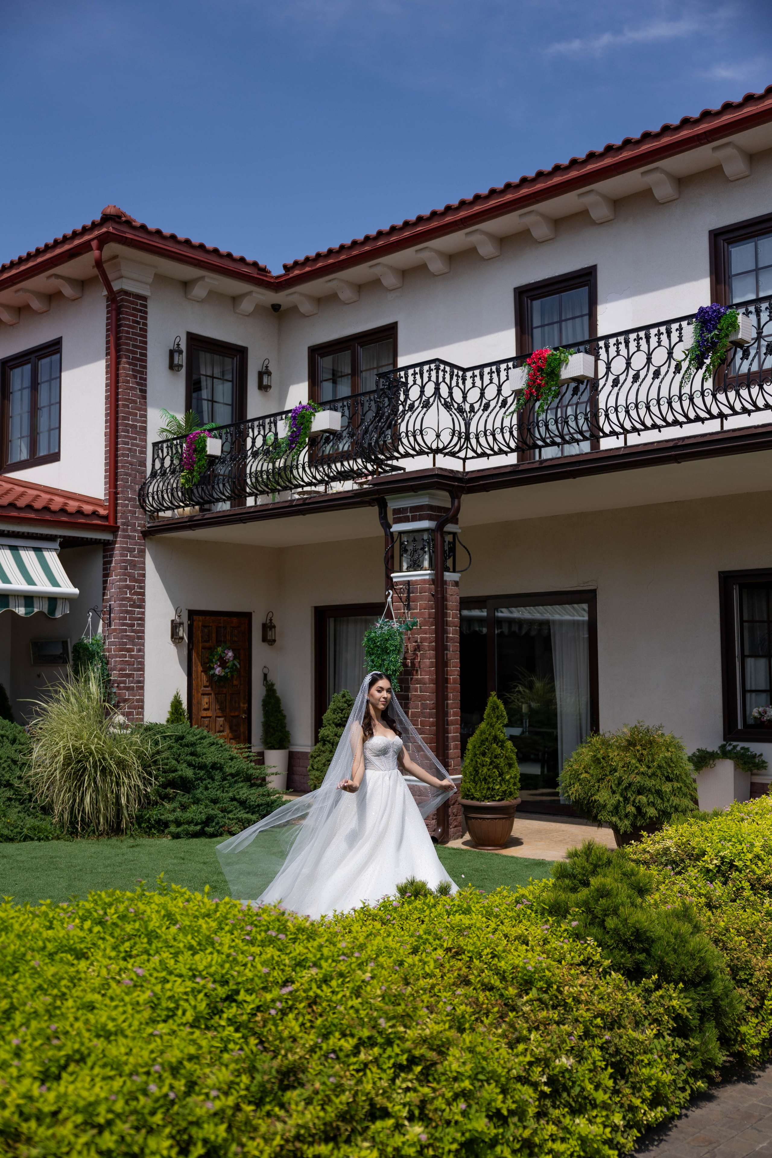 Милана и. Видеосьемка, фотосьемка свадеб, юбилеев, утренников в Краснодарском кр