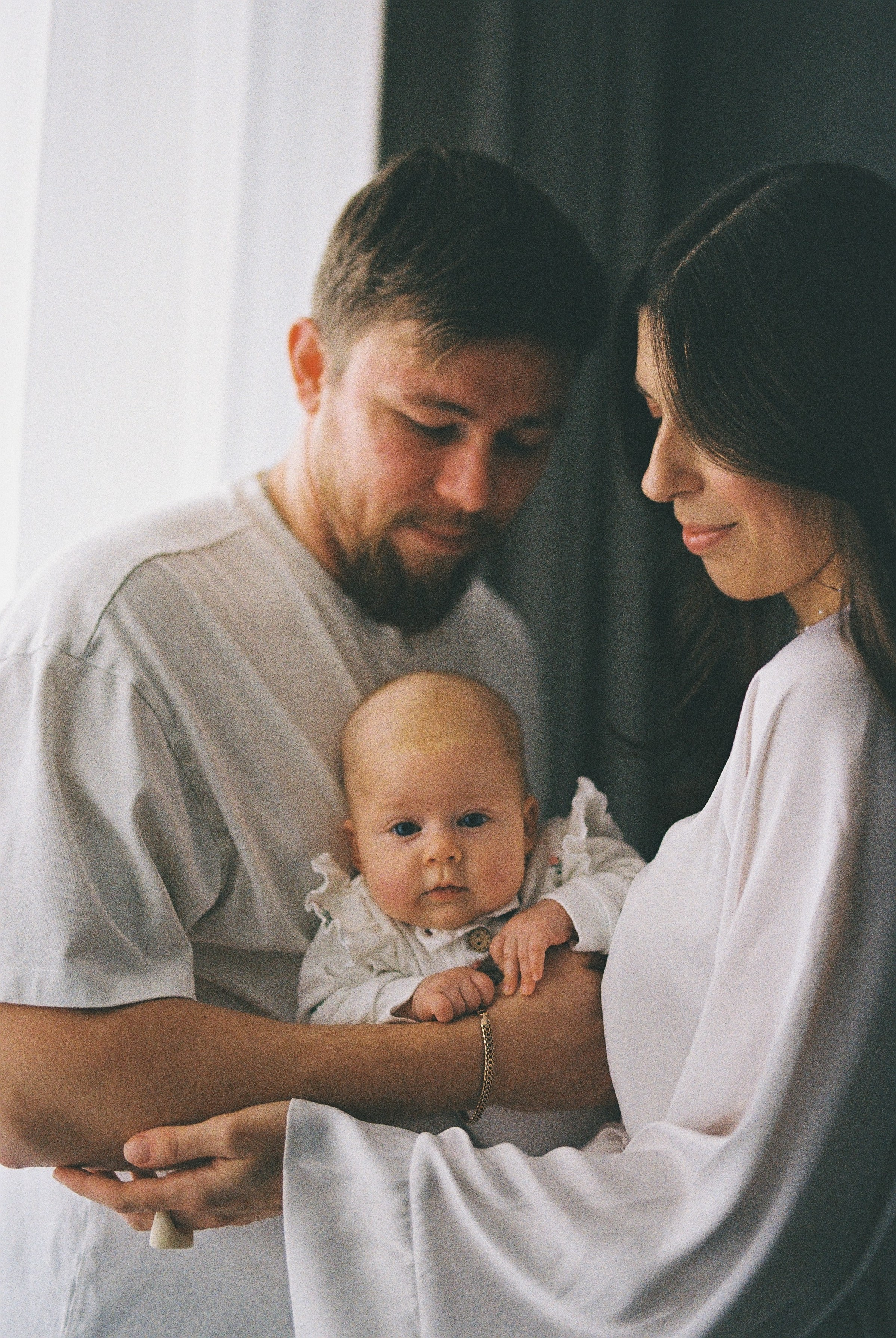 Галина, Денис и их дочка (35 мм). Фотограф в Екатеринбурге и Москве, Анна