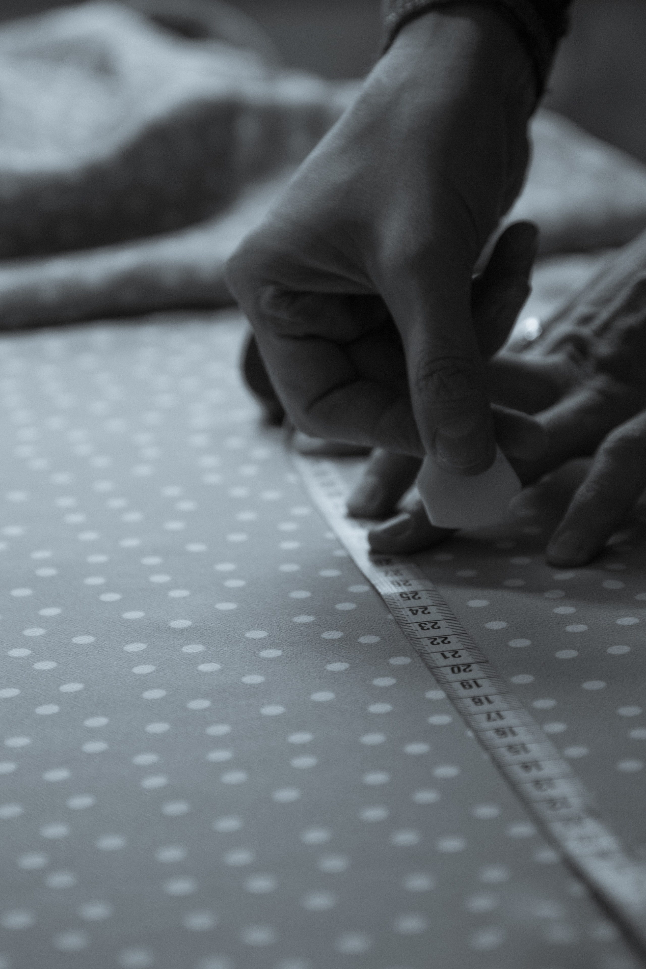 Предметная съемка с Олесей, швейный рабочий процесс. Ирина Чернова — портретный фотограф и маркетолог из Владивостока