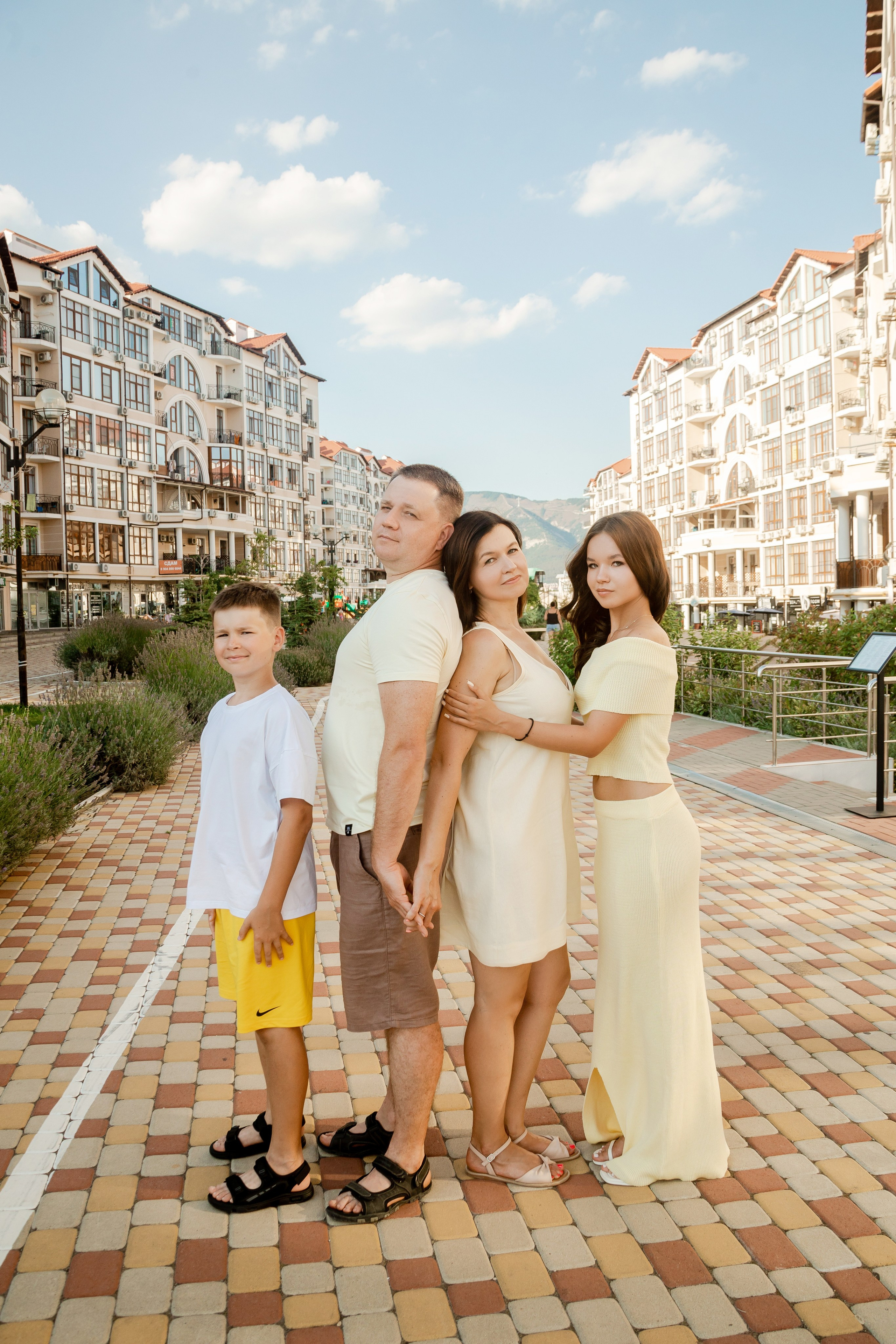 Оксана, АНдрей, Юлия, Евгений, Арина, Полина и Егор. Фотограф в Геленджике, Архипо-Осиповке, Абрау-Дюрсо, Кринице Виктория