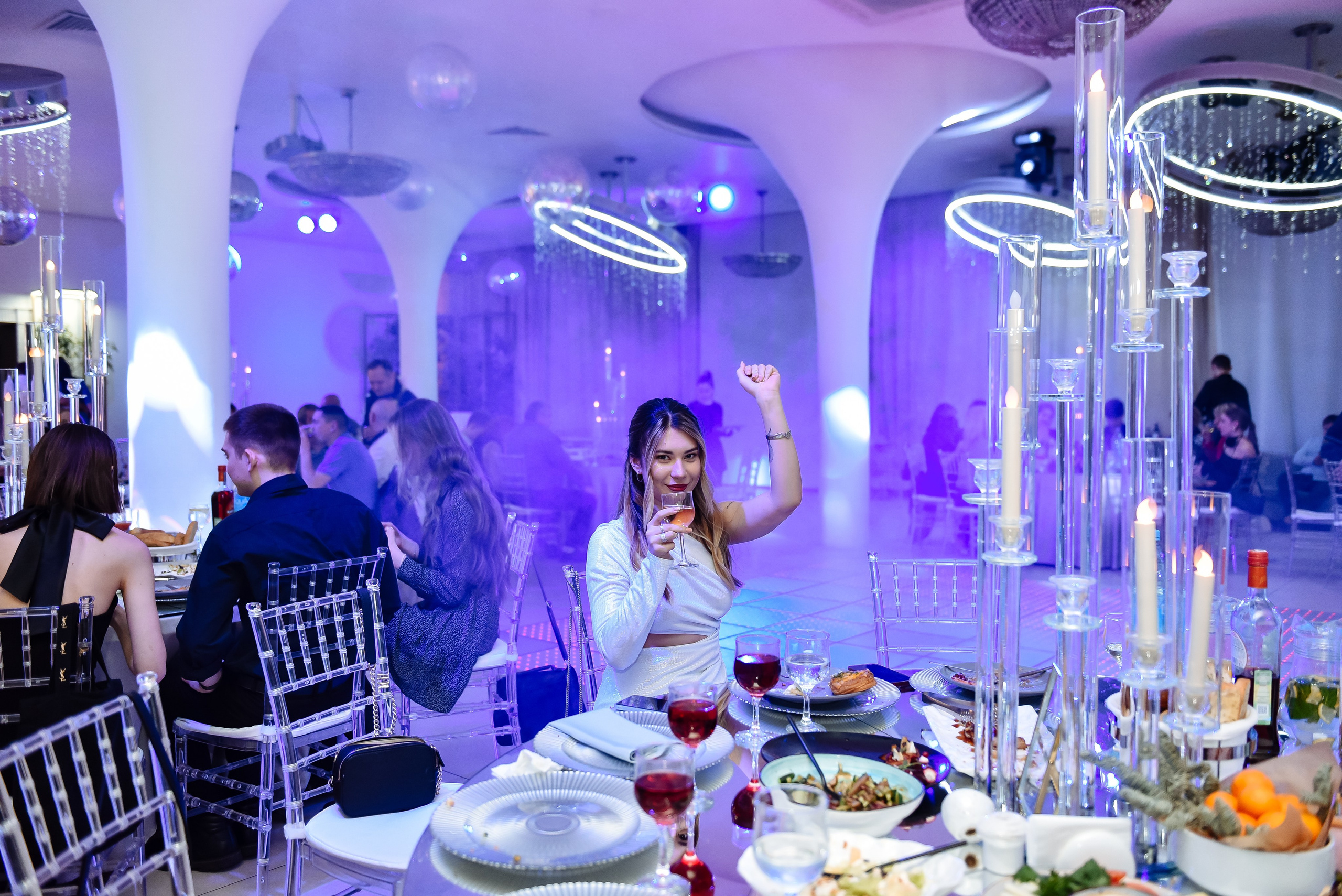 Новогодний корпоратив в ресторане Nebesa. Анастасия Петрович фотограф, фотокорреспондент в Москве и Санкт-Петербурге. Фотосъёмка репортажа, мероприятия, корпоративная съёмка, контент