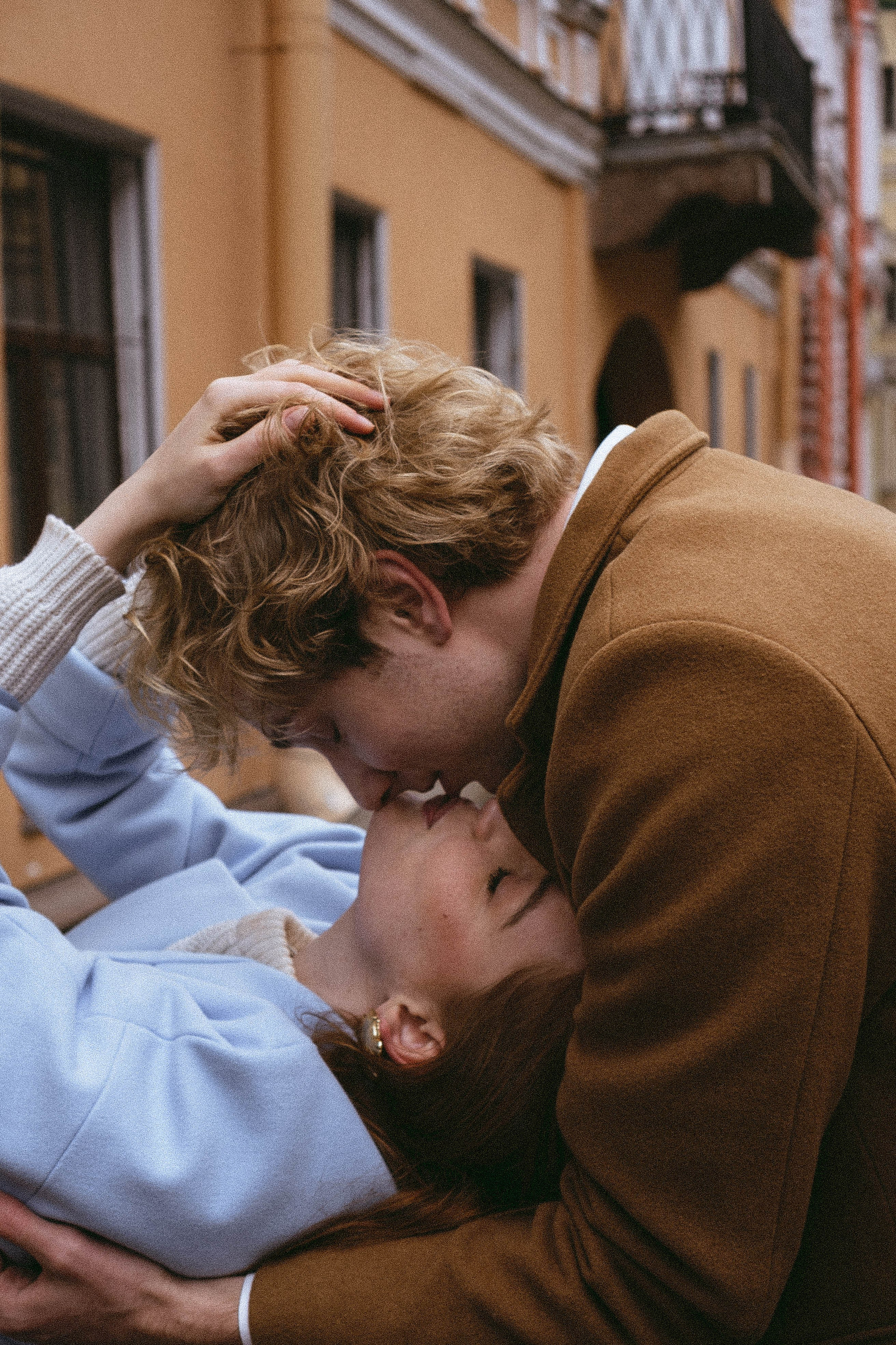 СВАДЕБНАЯ СЬЕМКА В ОТЕЛЕ. СБОРЫ ЖЕНИХА И НЕВЕСТЫ И ТАКЖЕ ТОР И ПОДГОТОВКА К ПРОГУЛКЕ И ПРОГУЛКА ПО ПЕТРОГРАДКЕ. Профессиональный фотограф, Санкт-Петербург — Виктория Богомолова