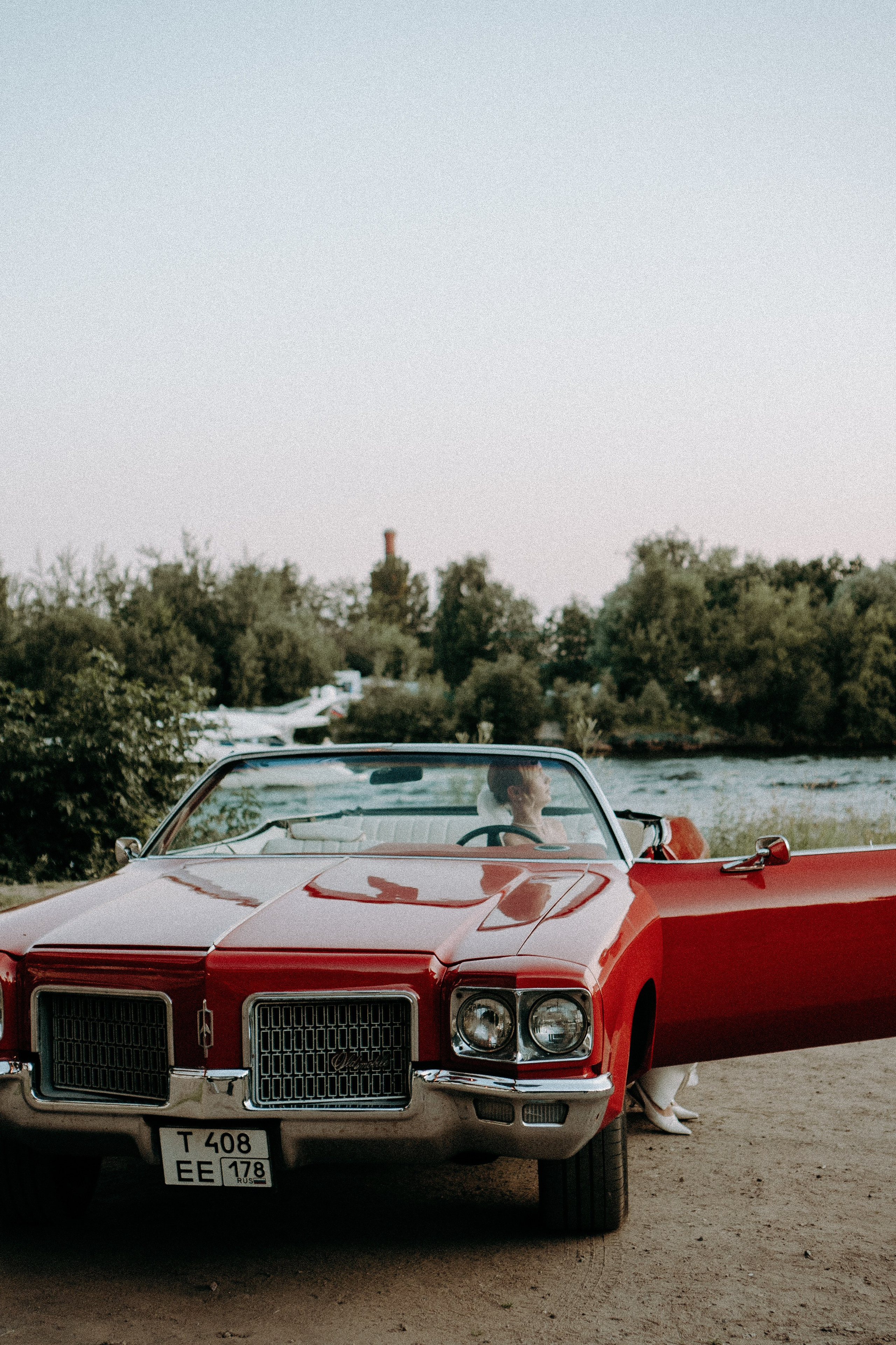 СВАДЕБНАЯ СЬЕМКА ВОЗЛЕ МСОТА БЕТАНКУРА НА КАБРИОЛЕТЕ. Профессиональный фотограф, Санкт-Петербург — Виктория Богомолова