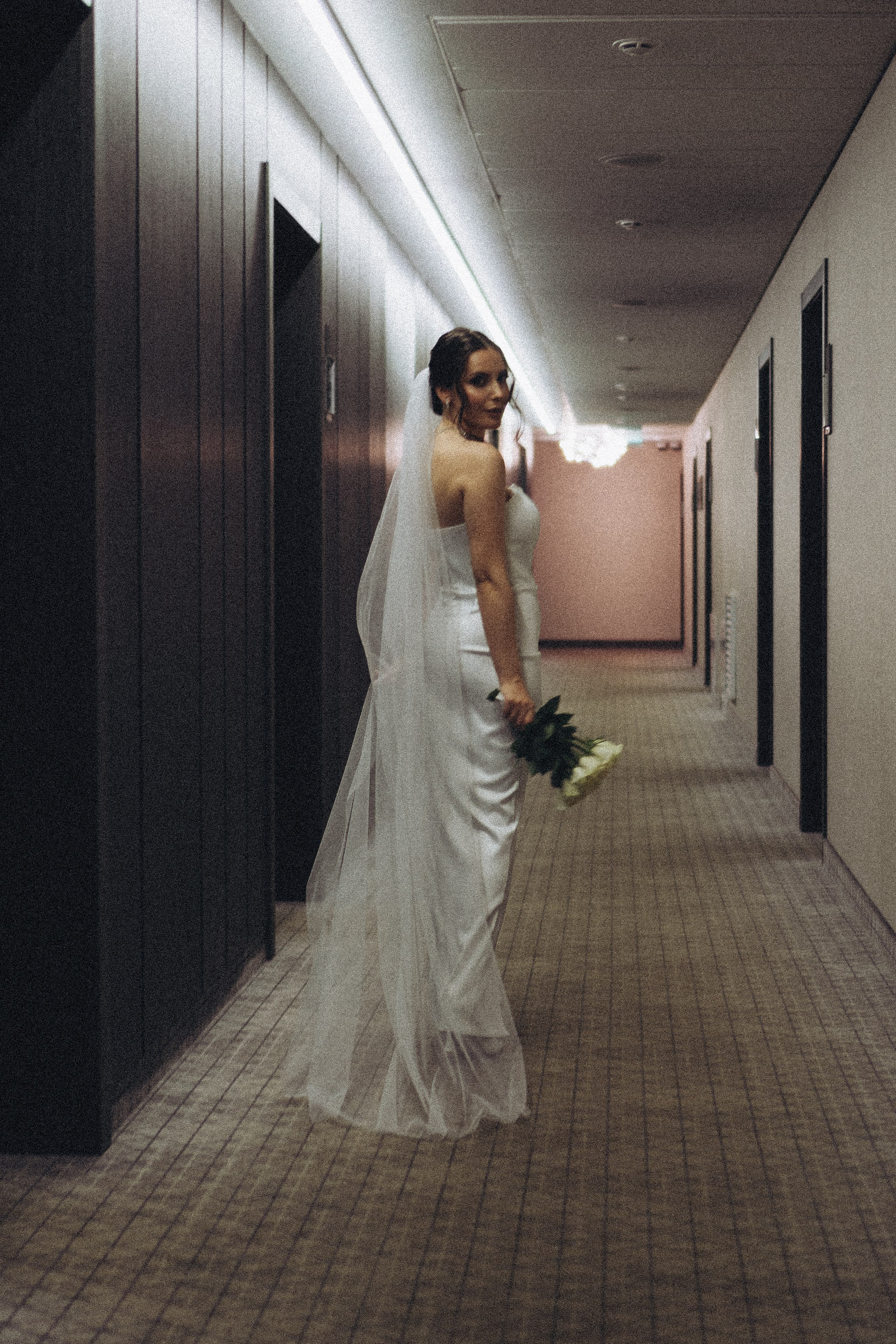 СВАДЕБНАЯ СЬЕМКА СБОРОВ ЖЕНИХА И НЕВЕСТЫ В ОТЕЛЕ И ТАКЖЕ ФОТОСЕССИИЯ В ОТЕЛЕЕ МЕГАПОЛИС БРЯНСК. Профессиональный фотограф, Санкт-Петербург — Виктория Богомолова