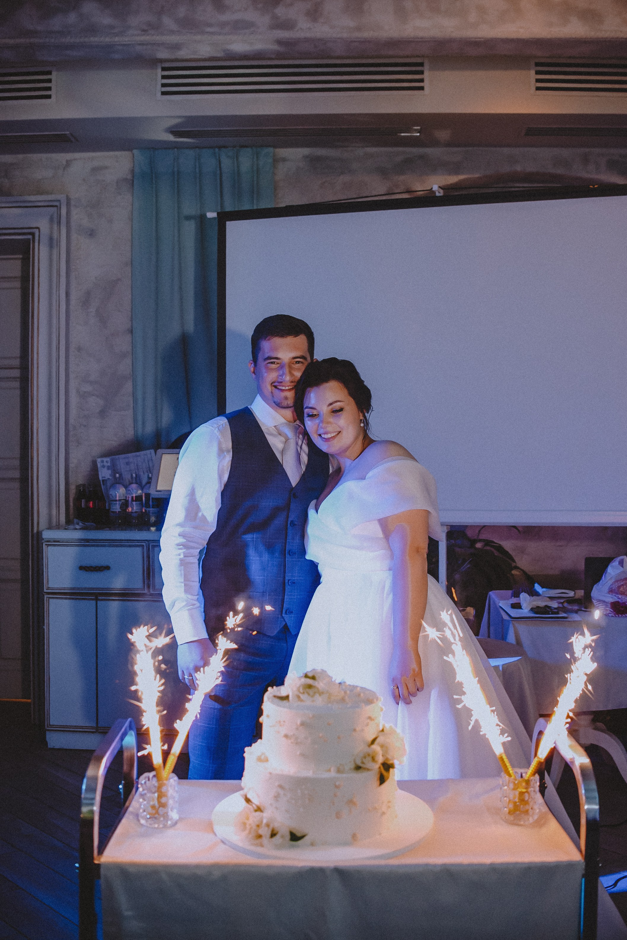 Love.com: Главная страница нашего счастья. Свадебный и семейный фотограф в Москве Сажина Кристина КиМ. Свадебный оператор в Москве Сажин Максим