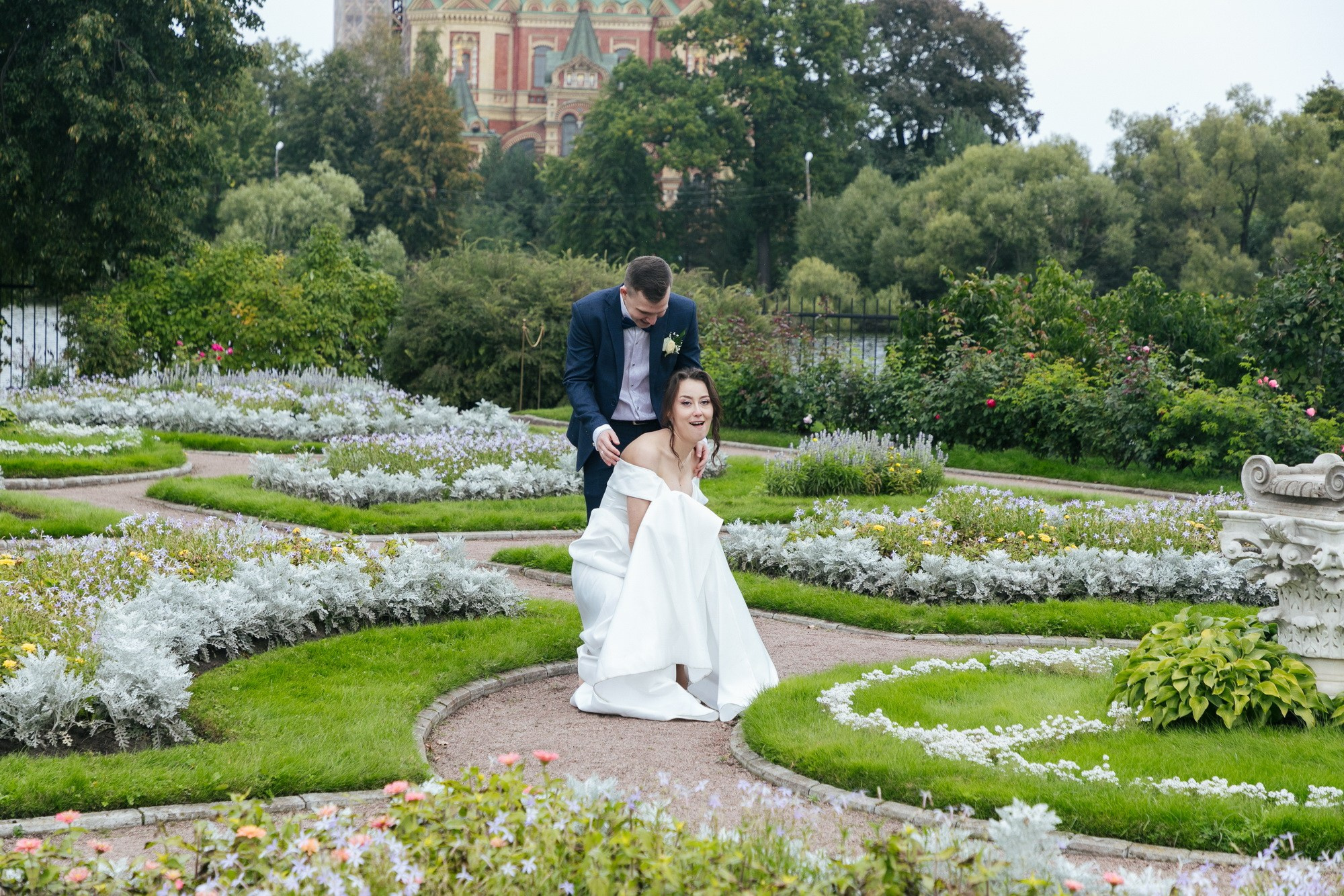 свадебная съемка в петергофе, найти фотографа на свадьбу, свадебный фотограф, свадебное платье купить, свадебный салон, свадебные кольца