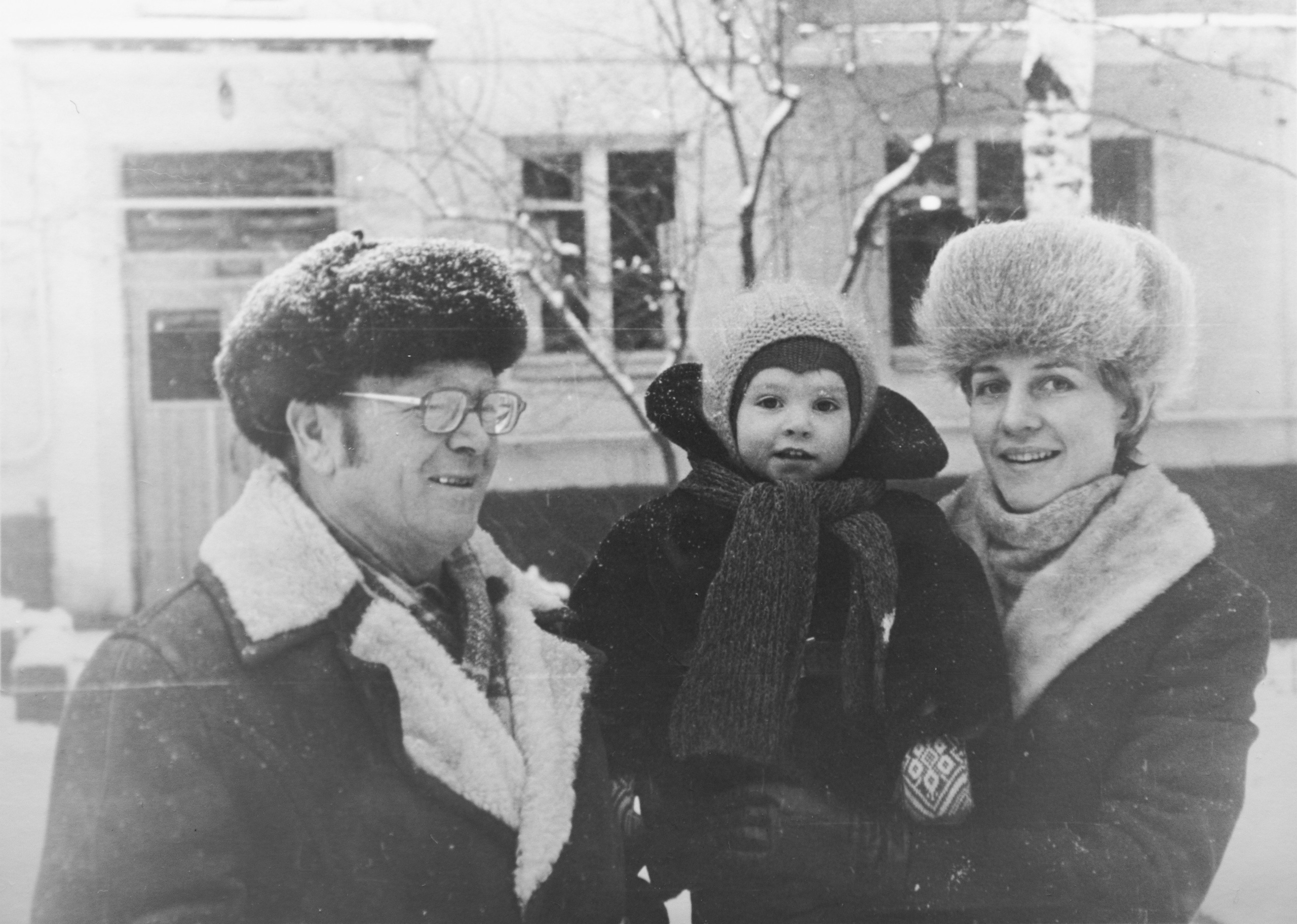 Личные фото. Школьные выпускные альбомы в Москве Марина Николаева