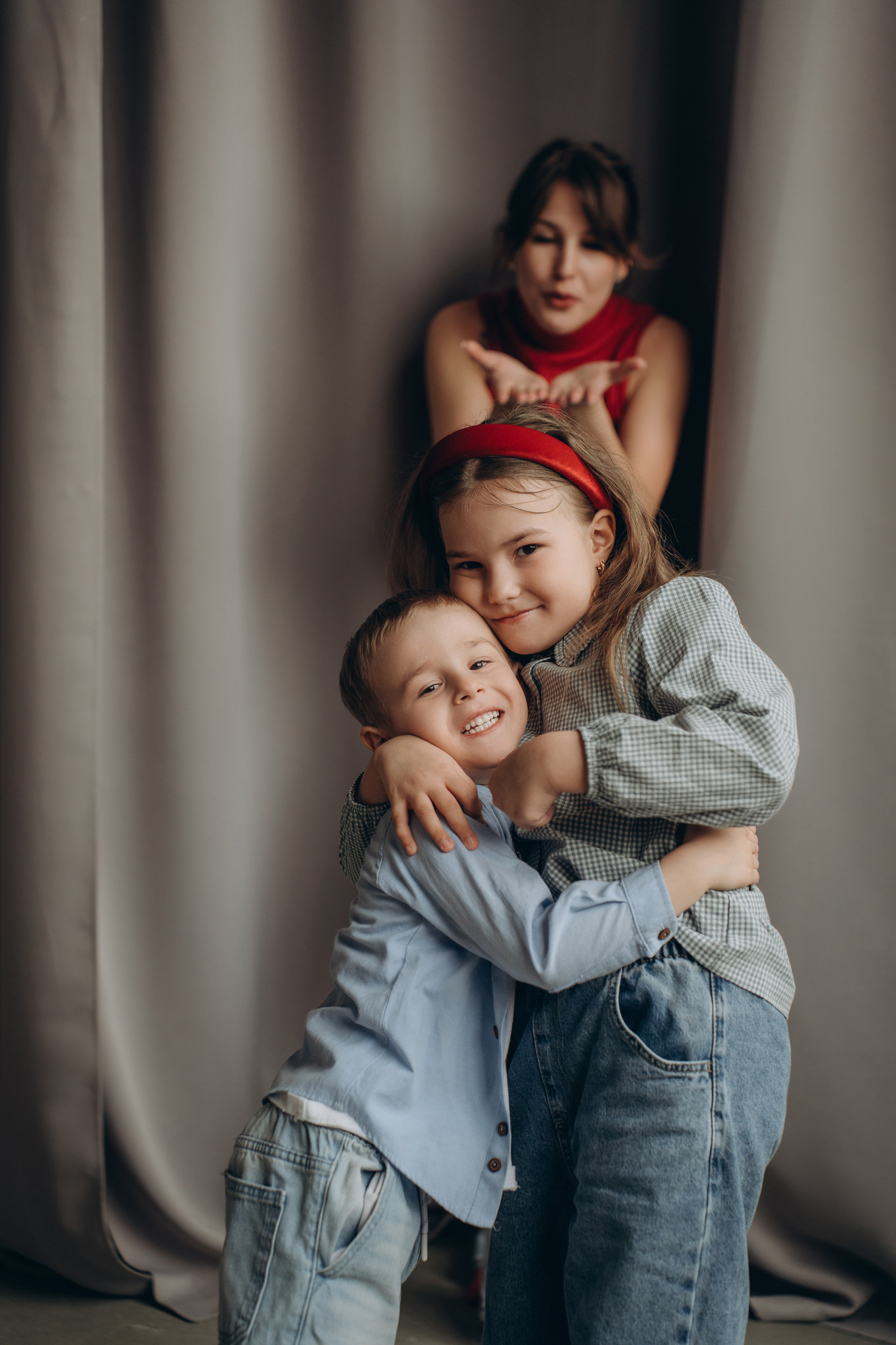 Мила, Вика и Сава. Семейный фотограф • Домашние съемки в Нижнем Новгороде