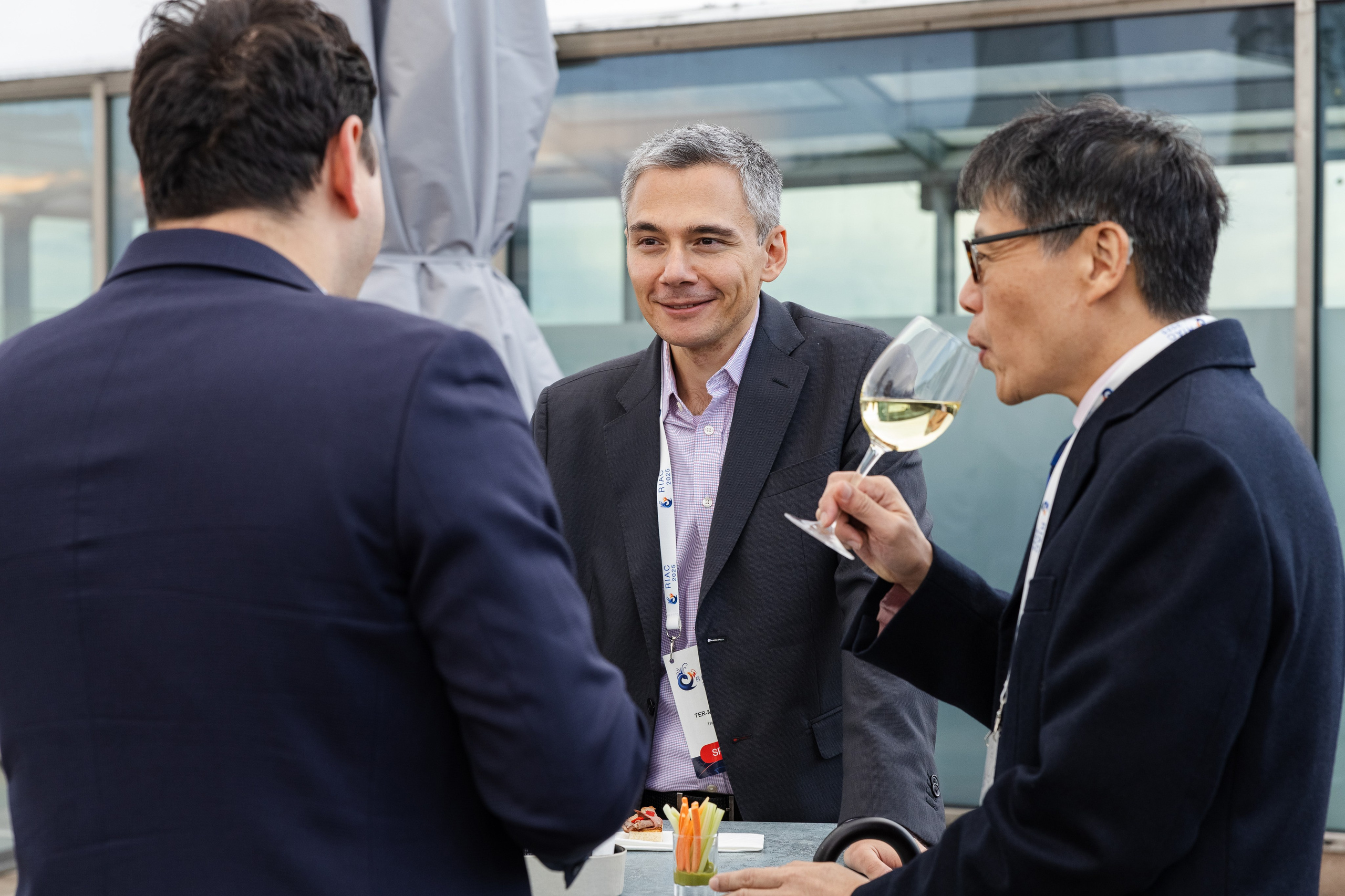 RIAC 2025. Свадебный репортажный фотограф в Москве