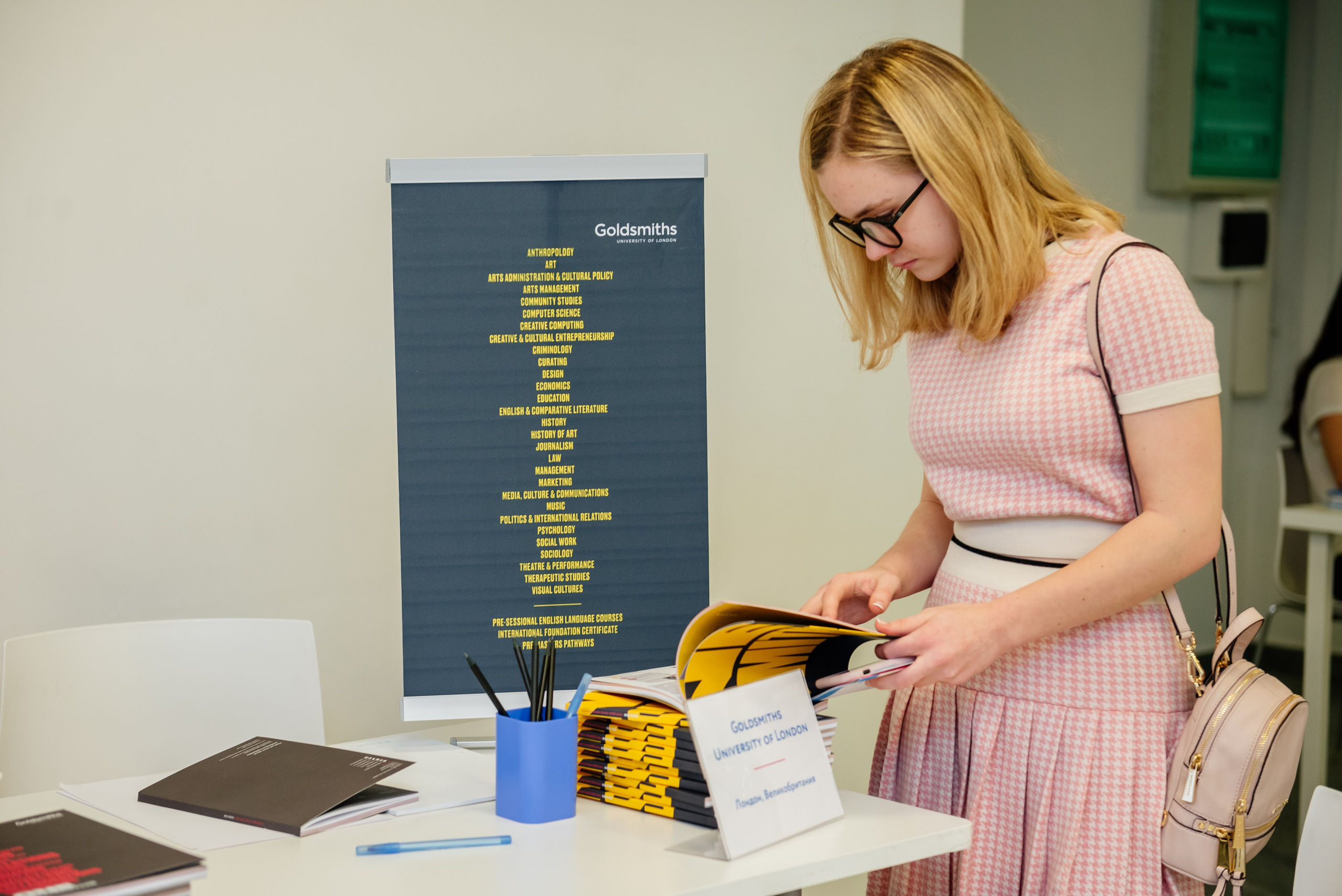 Английская школа. Study Lab. Фотограф LANA STIL. Семейный, репортажный фотограф, студия. Женский, мужской портрет. Фотографирую территориально в г. Королев, Москва, МО