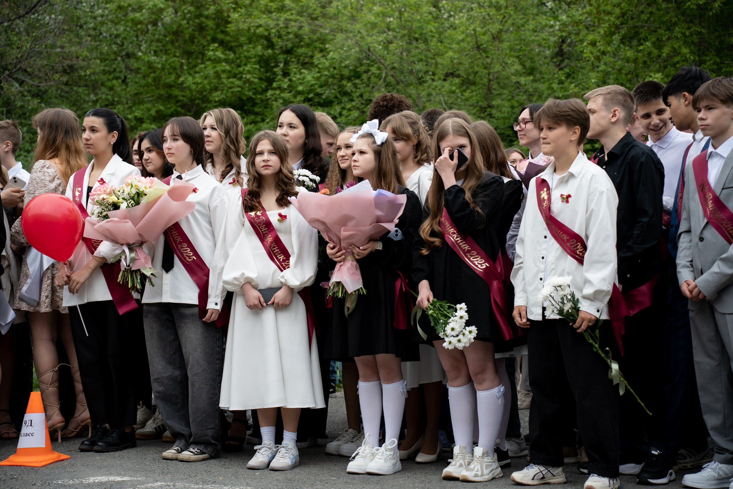 Последний звонок 64 шк. Фотостудия «Стрекоза»