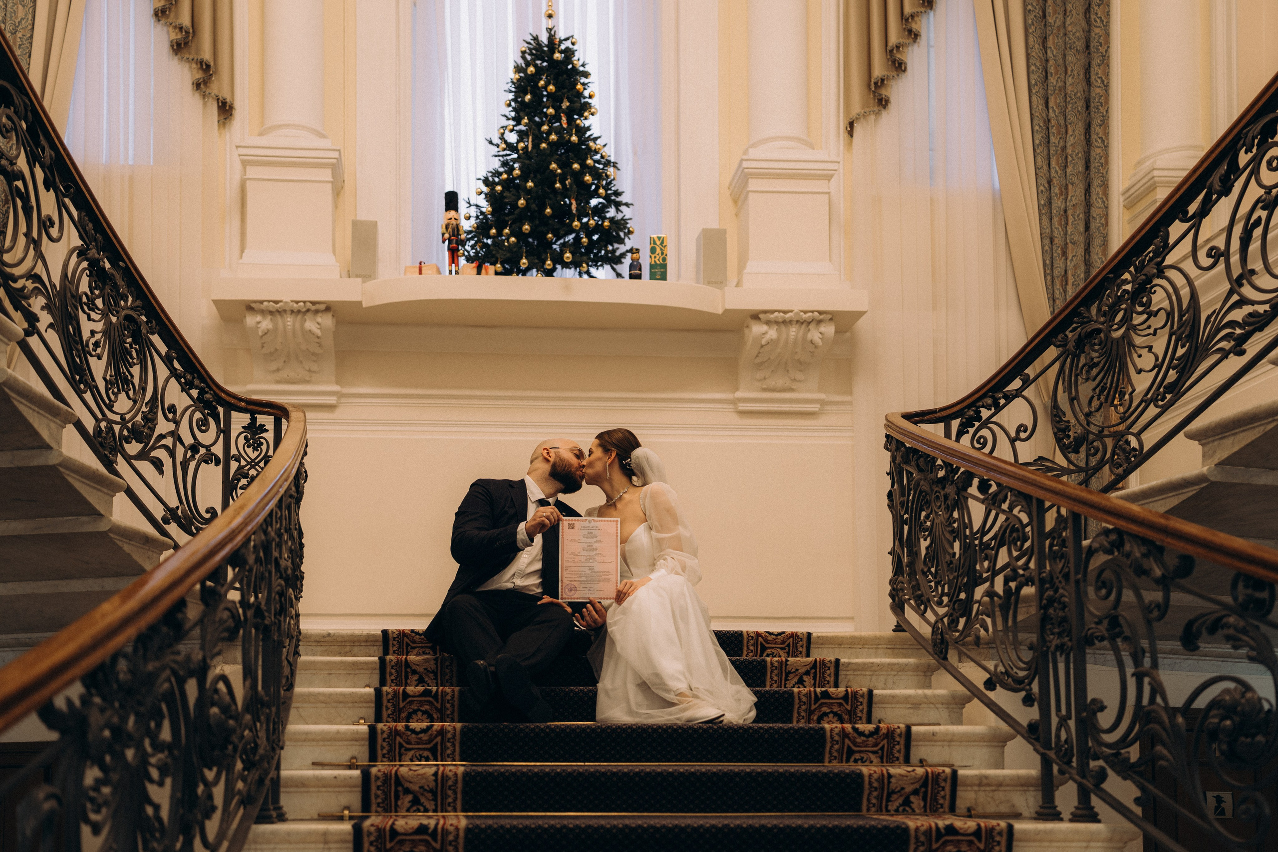 СВАДЕБНАЯ СЬЕМКА ВО ВТОРОМ ДВОРЦЕ (ДЕКАБРЬ) ТАКЖЕ СЬЕМКА В СТУДИИ НА ЧЕРНЫШЕВСКОЙ. Профессиональный фотограф, Санкт-Петербург — Виктория Богомолова