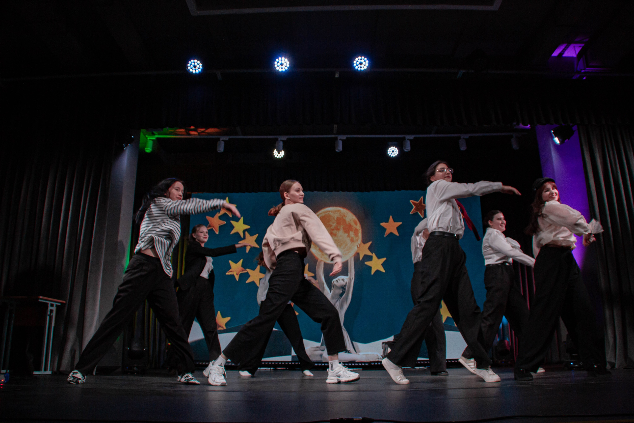 День первокурсника в Екатеринбургской академии современного искусства