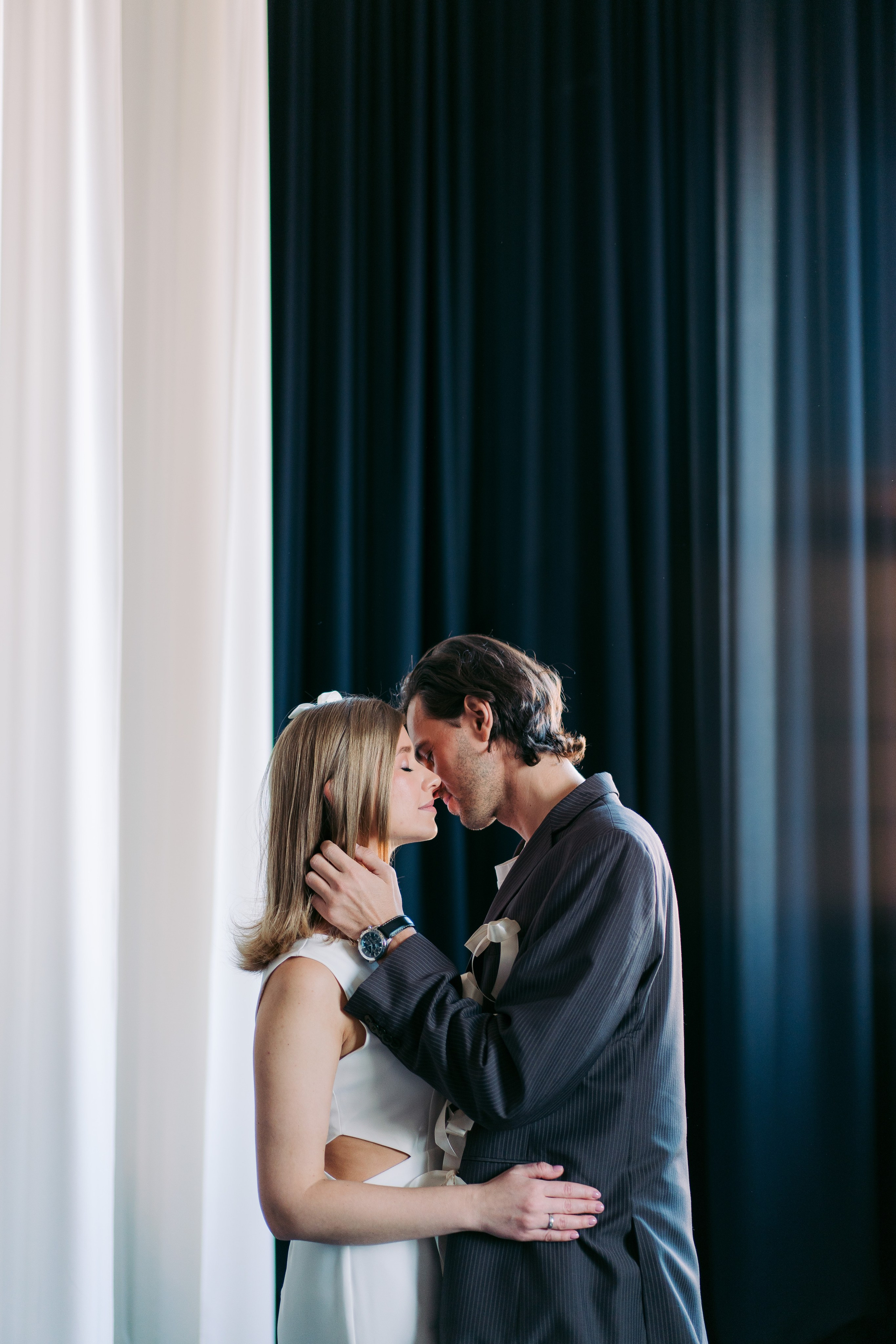 Свадебная фотосессия для двоих в студии, камерная свадьба в Москве