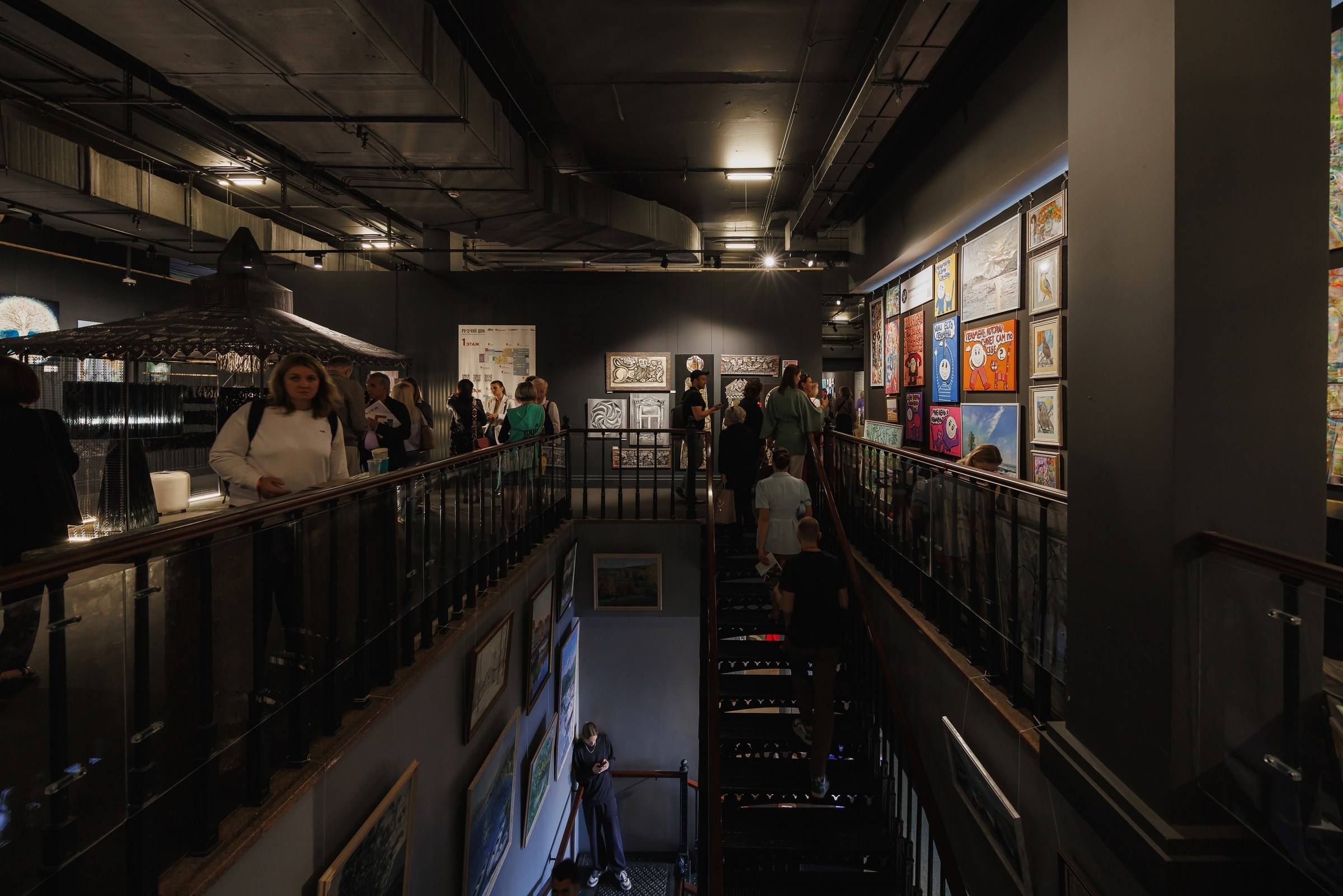 Фотоочёт работы интерьерной выставки «Русский дом». Фотограф на выставку в Москве