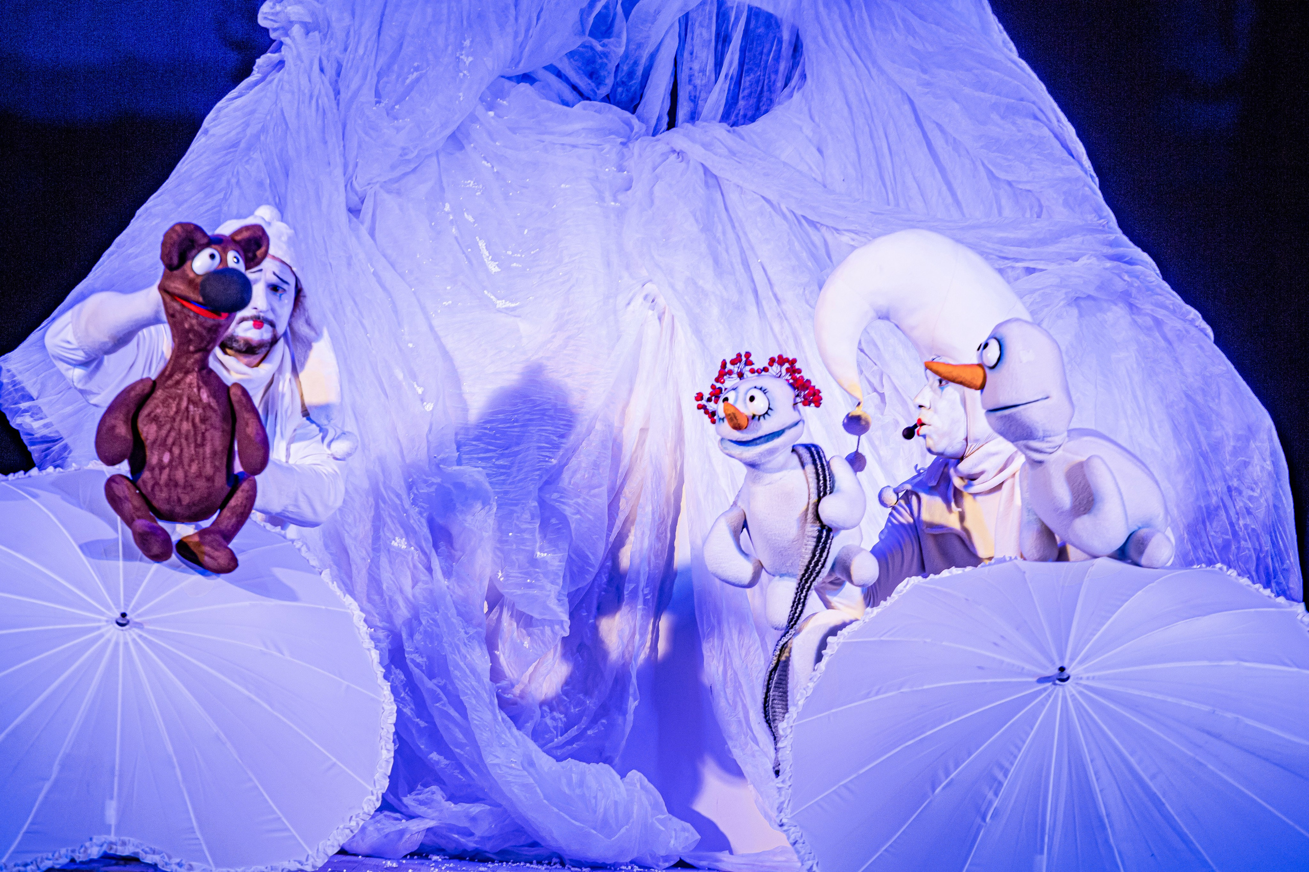 Спектакль Снежные человечки — театр Саквояж. Фотограф в Сочи Юрий Шептаев