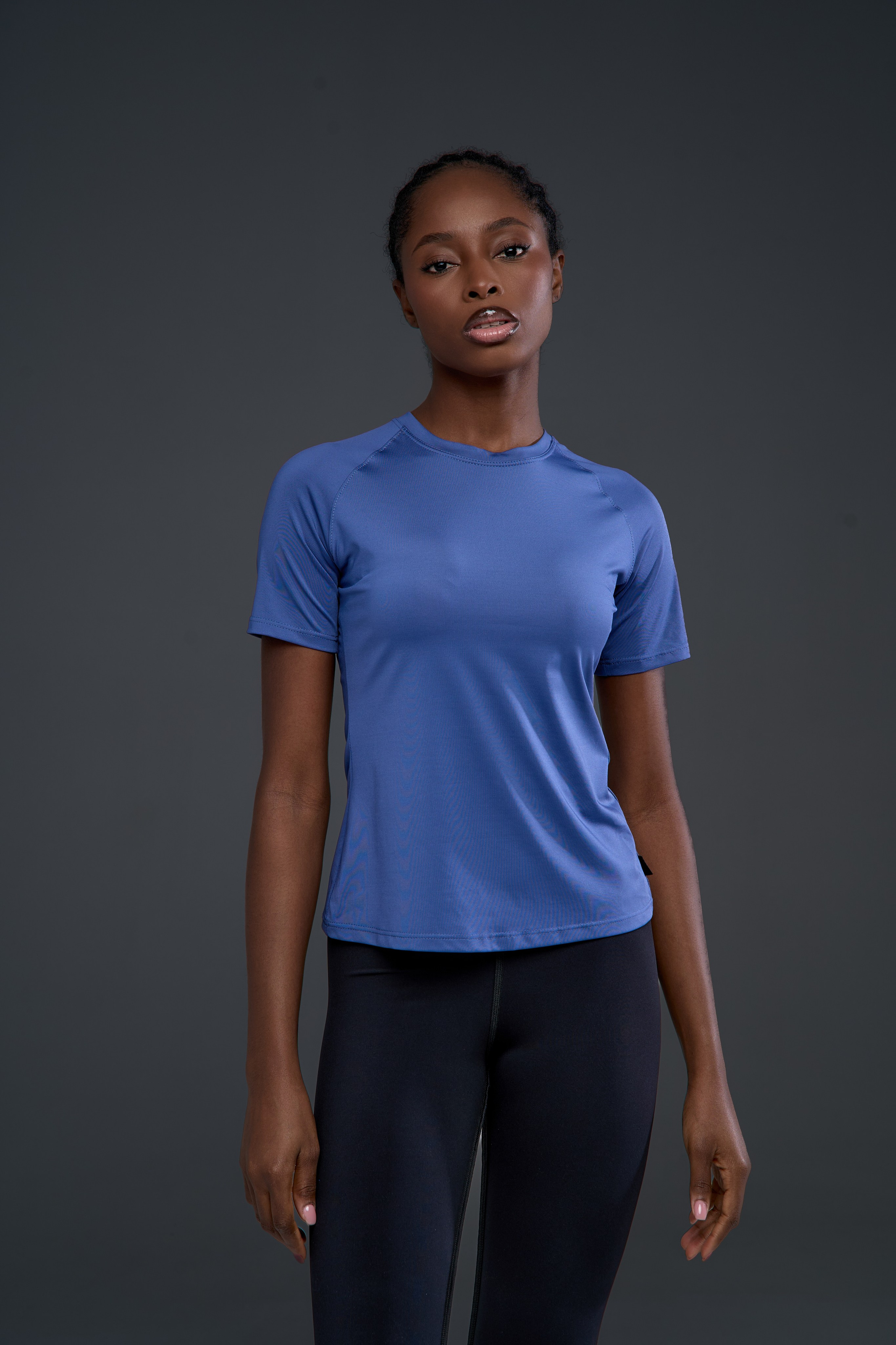 Спортивные футболки. Фотограф для маркетплейсов в Москве