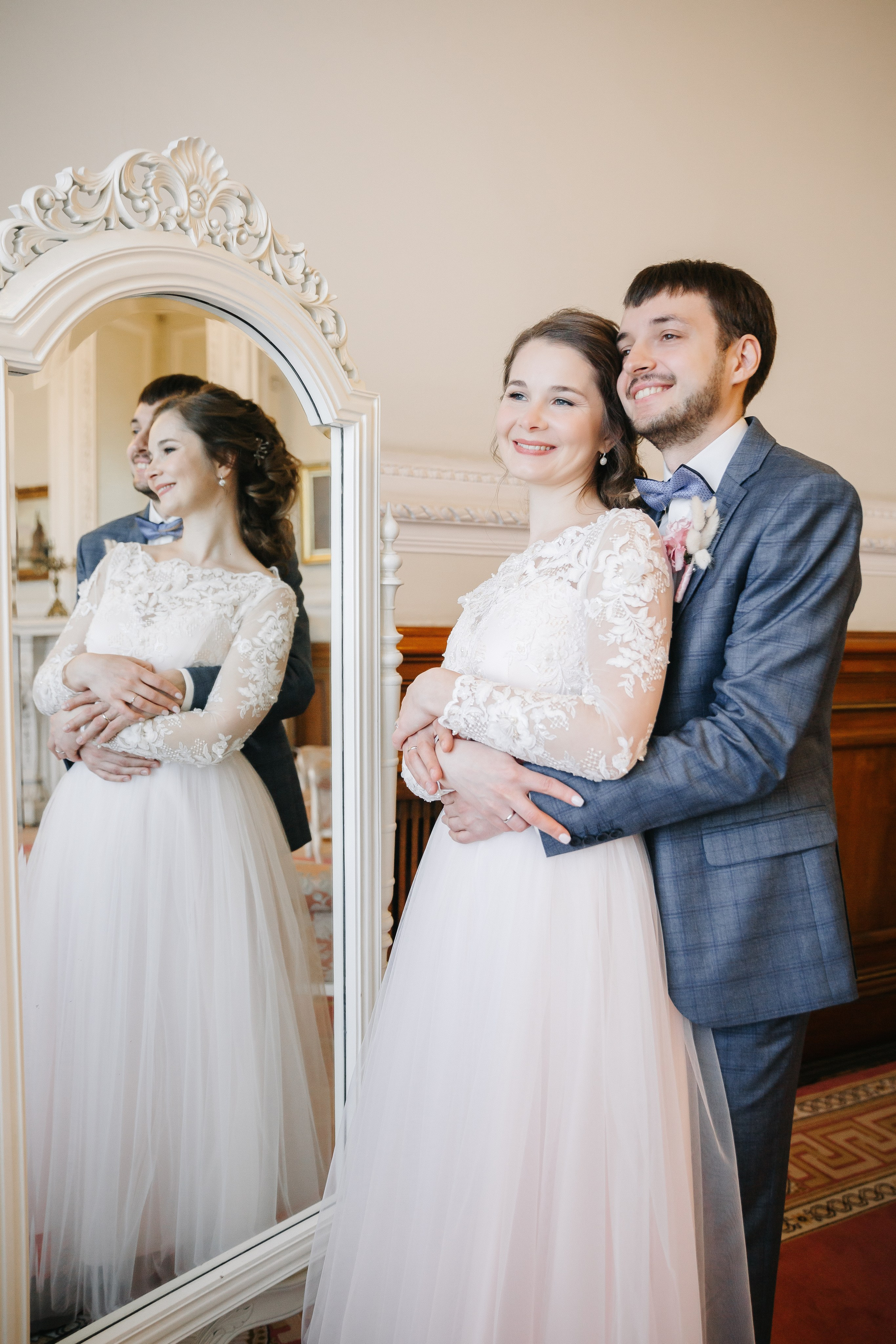 МАЙ | Дворец № 1, Атланты, Эрмитажный дворик. Свадебный фотограф в Санкт-Петербурге Полина Корзухина