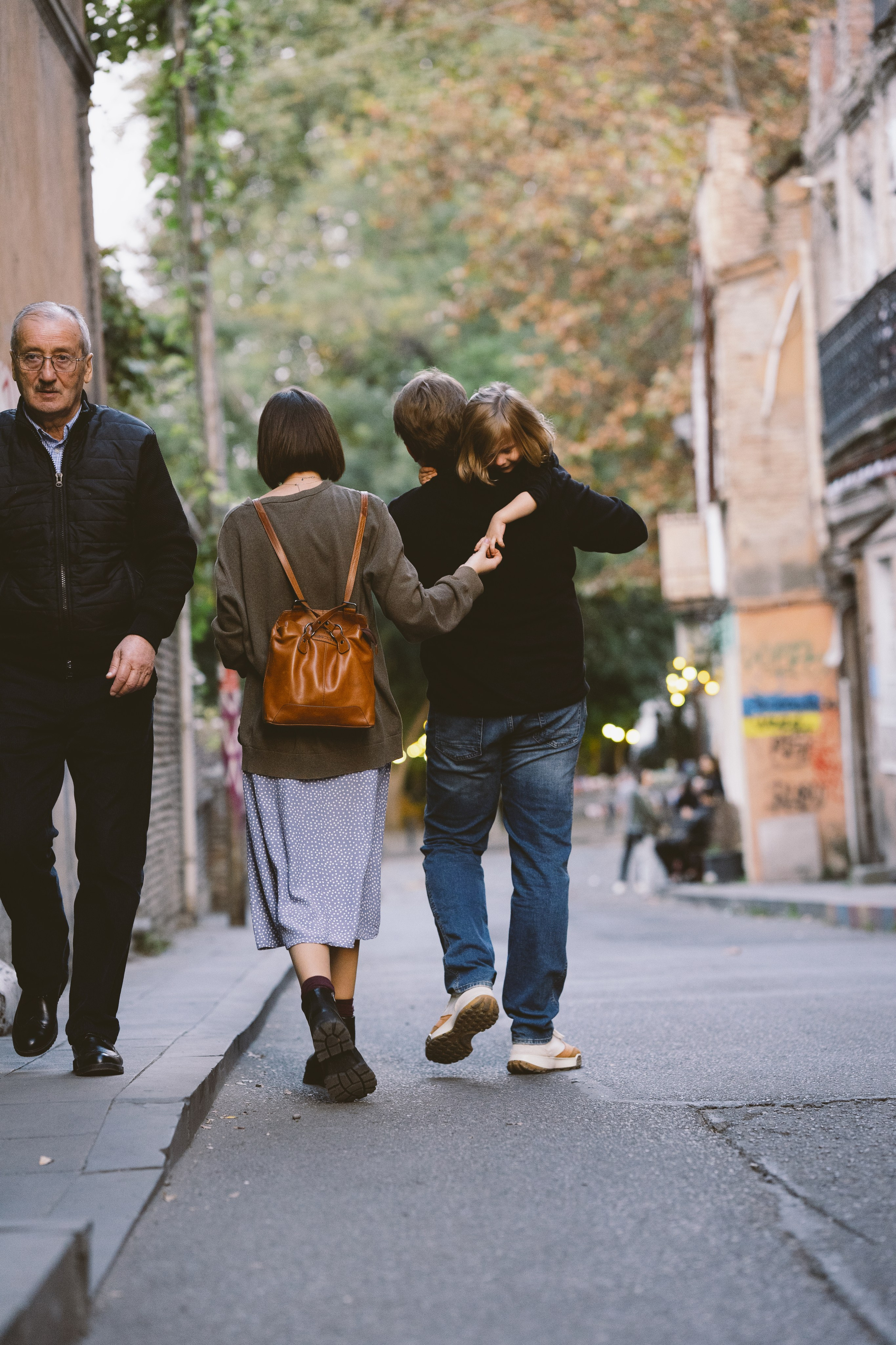 …история о прогулке в старом городе и семье. Марковы: фото, видео, кино и книги