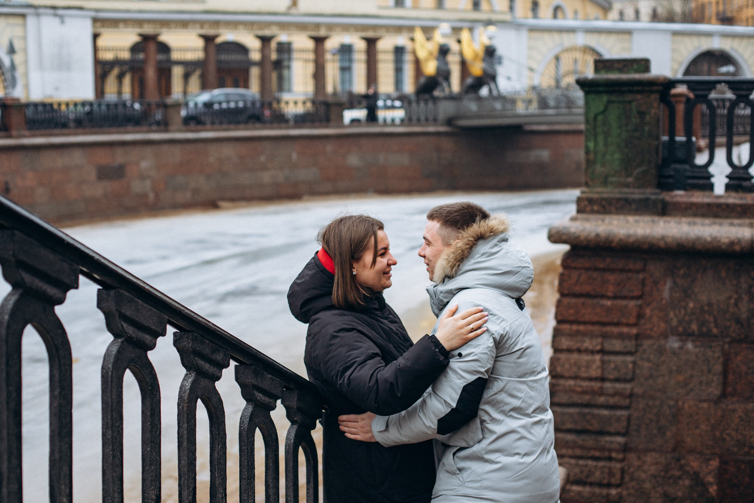 Иван и Полина в марте. Фотопрогулка в Петербурге. Индивидуальный и семейный фотограф в Санкт-Петербурге