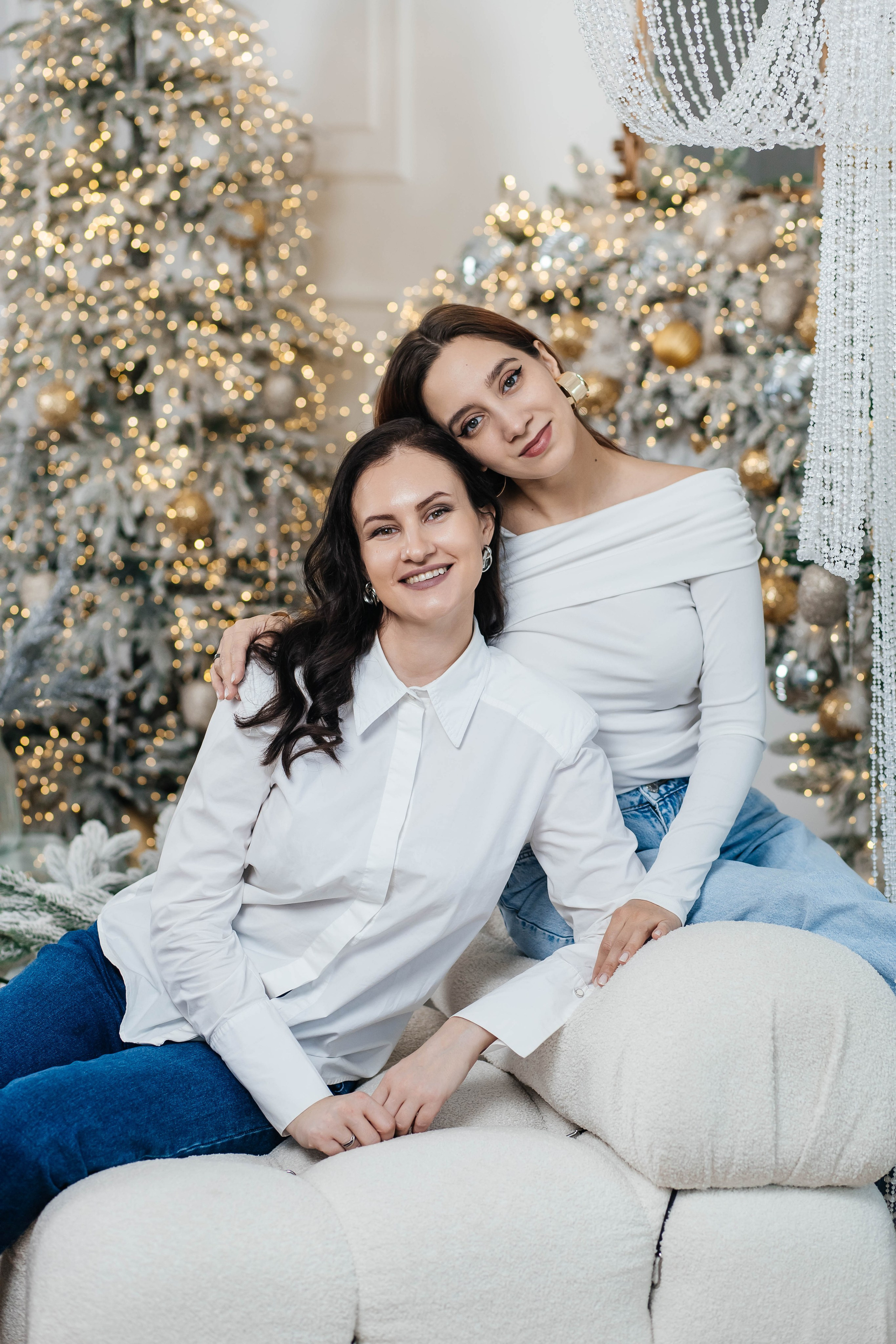 Семейная фотосессия большой семьи НГ 2026. Женский фотограф в Оренбурге Ирина Заводчикова