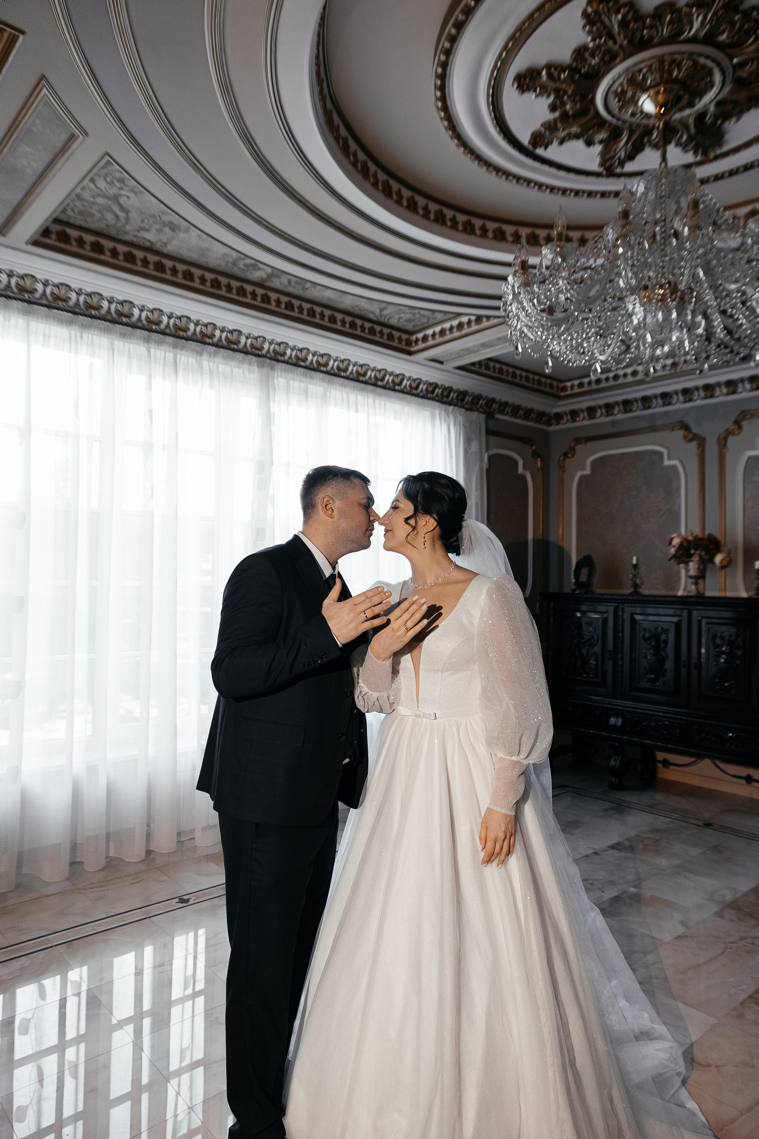 Кирилл и Эльвира. Главная