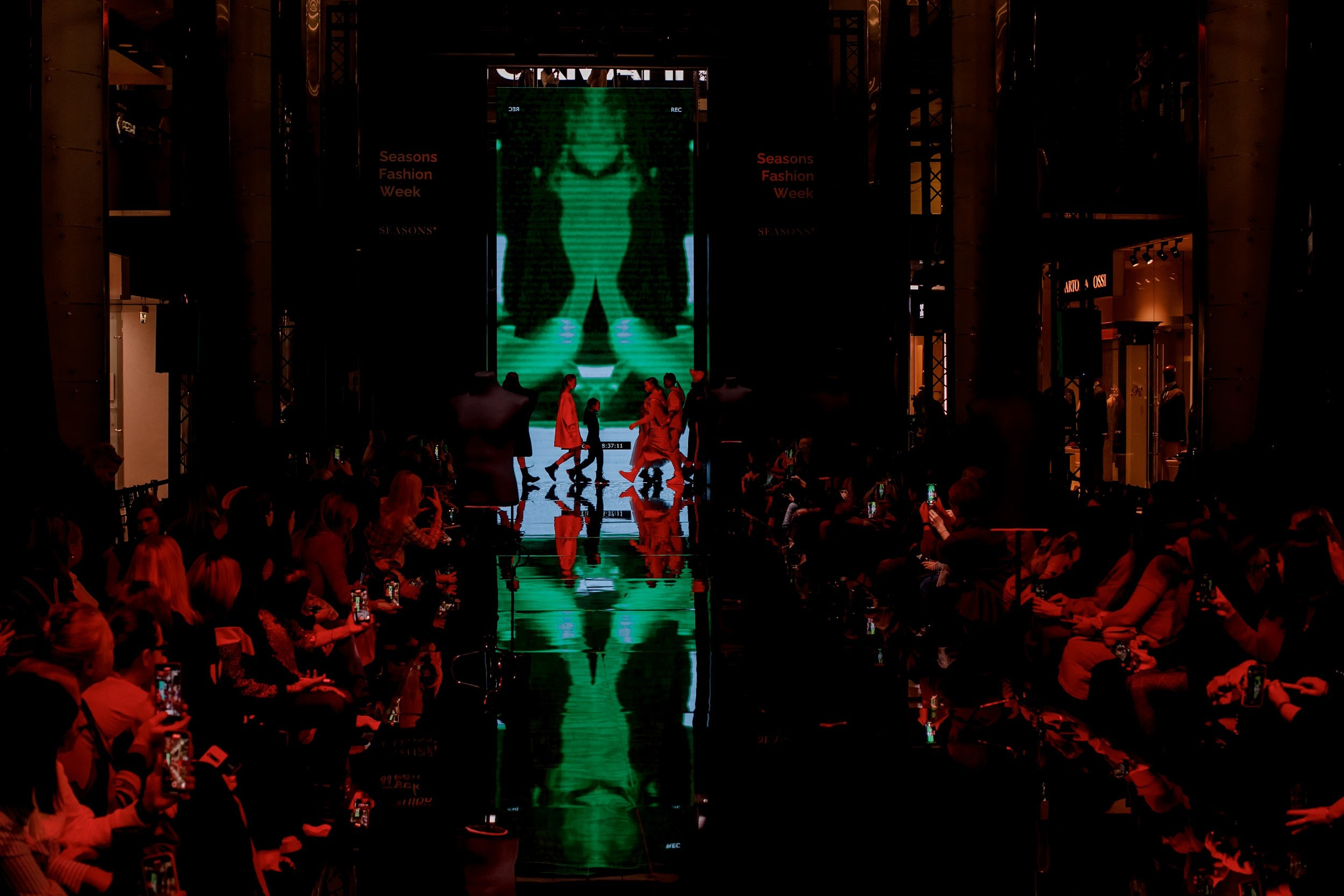 Season Fashion Week 2022. Kirillova Studio — мастерская декора и событий Юли Кирилловой