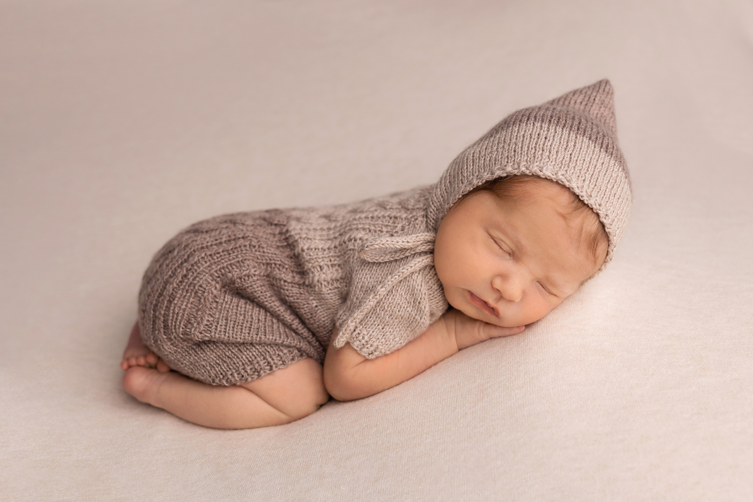 Классическая фотосессия малыша. Фотограф новорожденных малышей в Омске и Омской области Эльвира Камаева