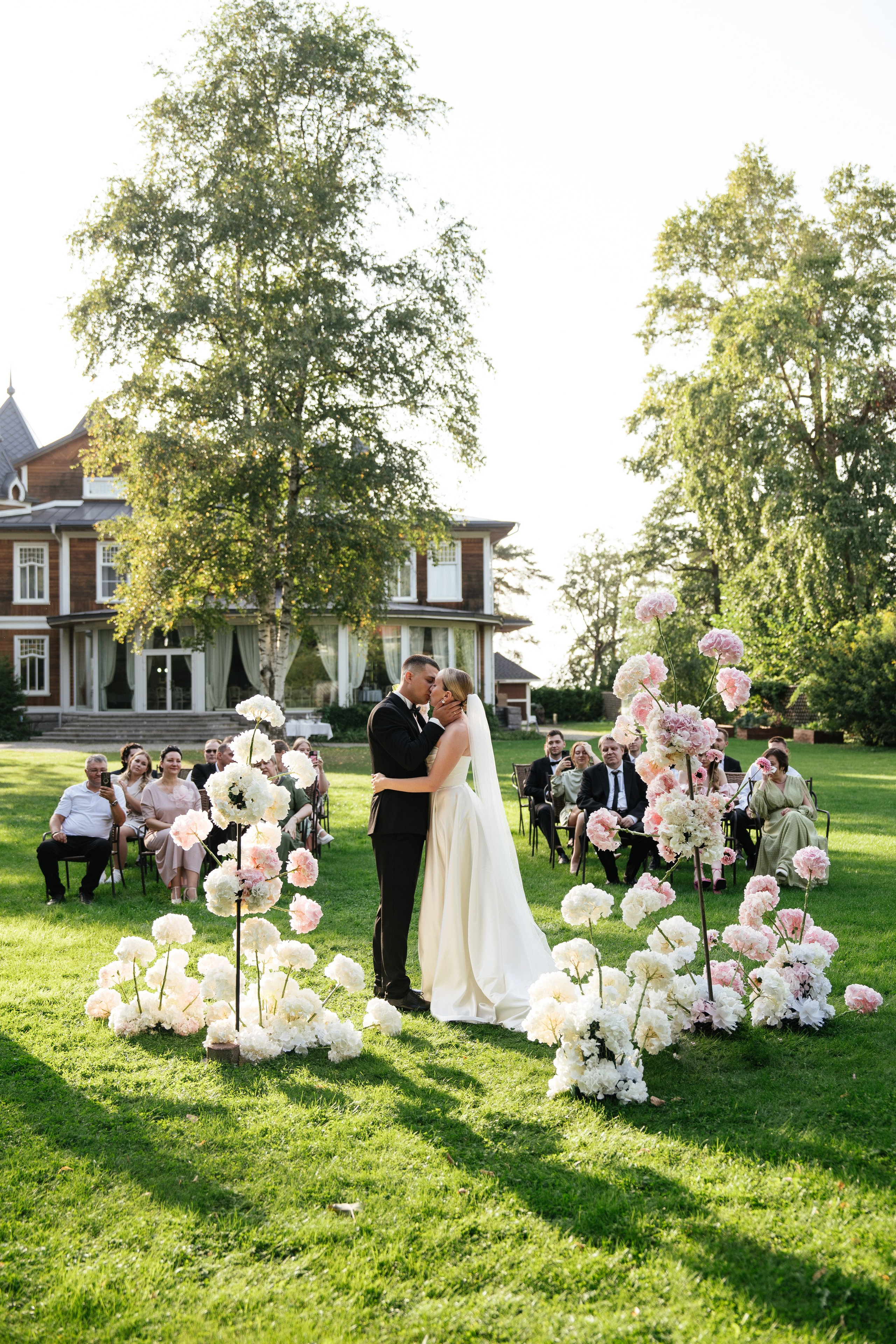 Юлия & Максим. Уютная свадьба в стиле современная классика на заливе. Свадебный фотограф организатор в Санкт-Петербурге Ассоль Опарина