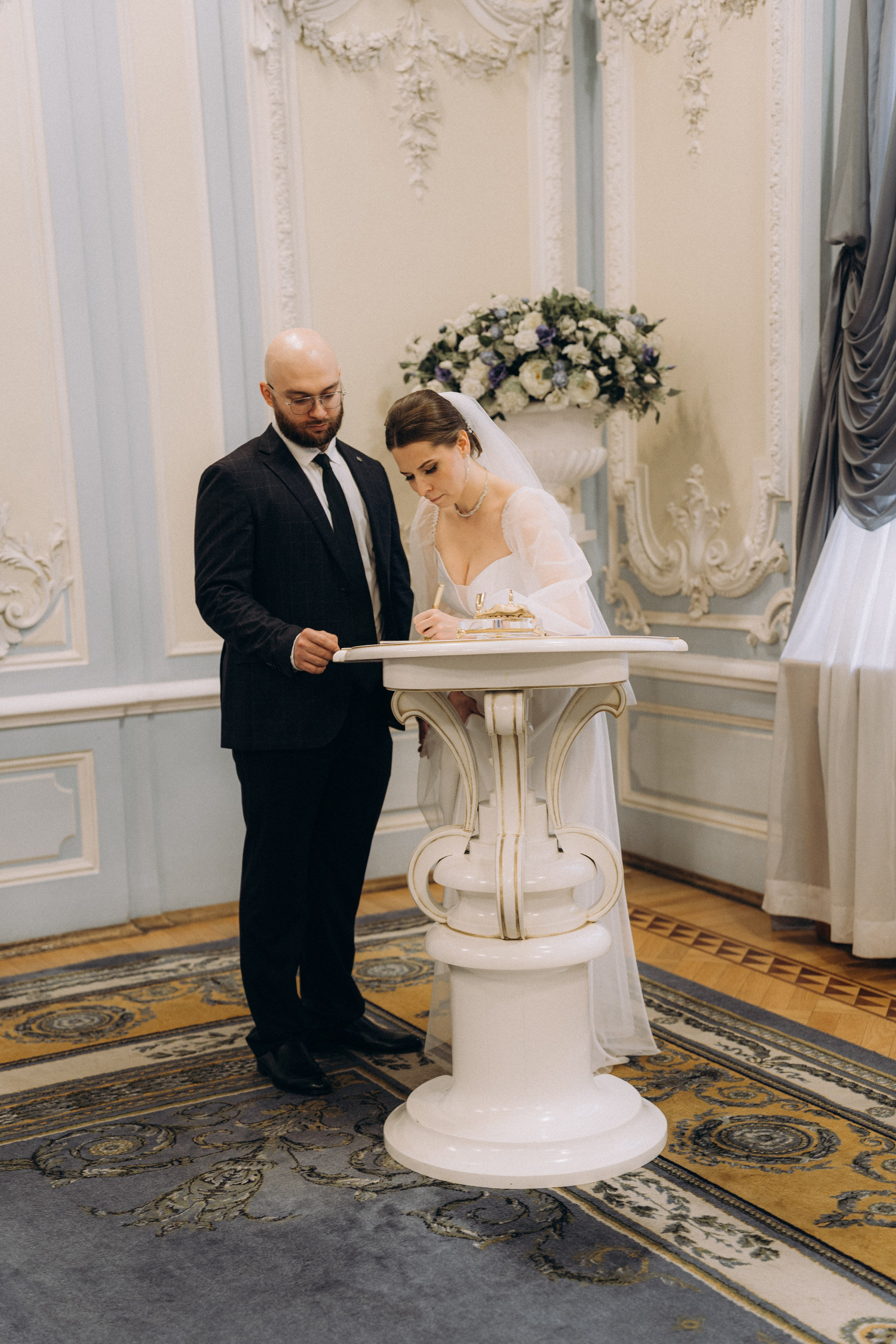 СВАДЕБНАЯ СЬЕМКА ВО ВТОРОМ ДВОРЦЕ (ДЕКАБРЬ) ТАКЖЕ СЬЕМКА В СТУДИИ НА ЧЕРНЫШЕВСКОЙ. Профессиональный фотограф, Санкт-Петербург — Виктория Богомолова