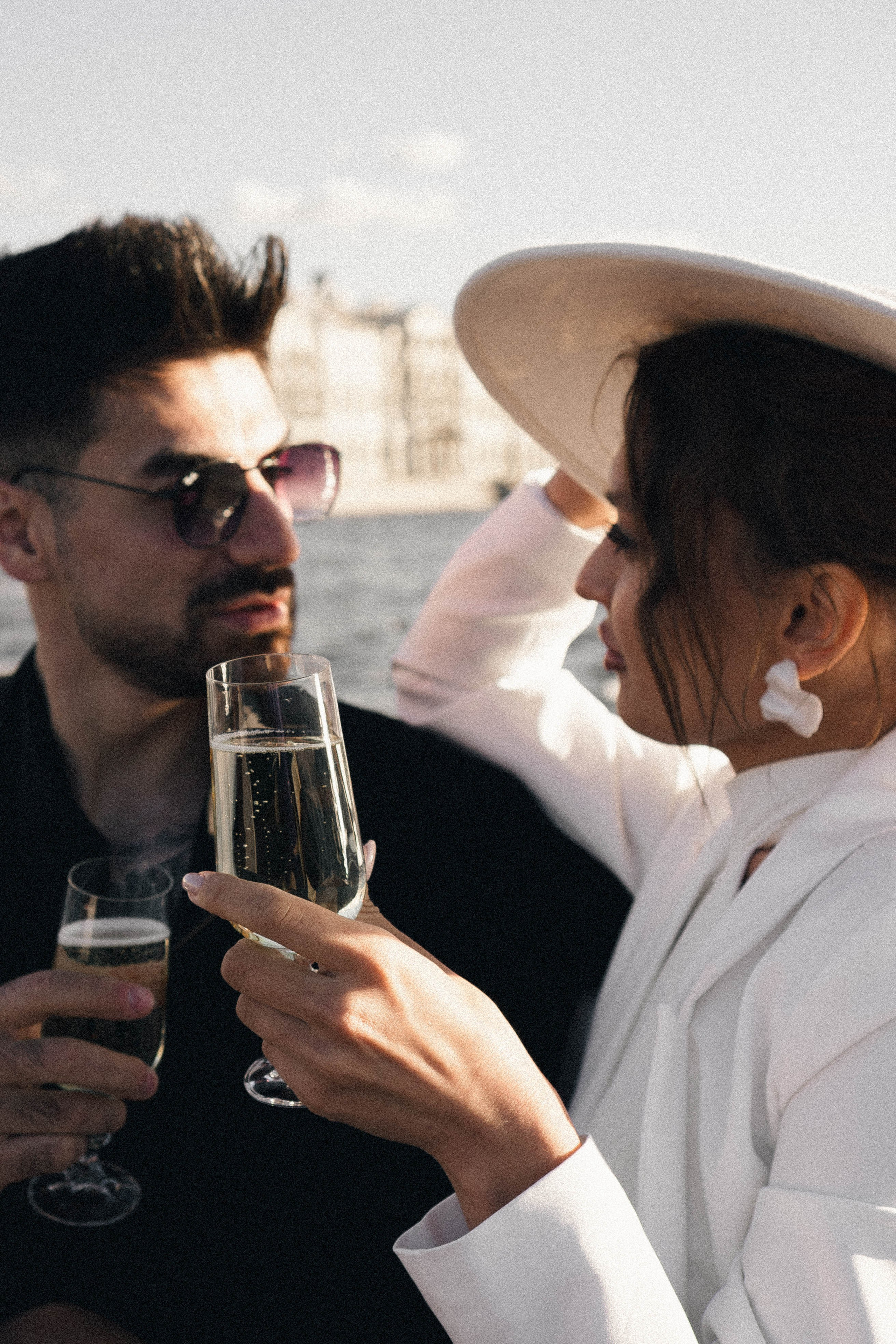 СВАДЕНБНАЯ СЬЕМКА НА КАТЕРЕ ПО КАНАЛАМ САНКТ-ПЕТЕРБУРГА И В АКВАТОРИИ НЕВЫ. Профессиональный фотограф, Санкт-Петербург — Виктория Богомолова