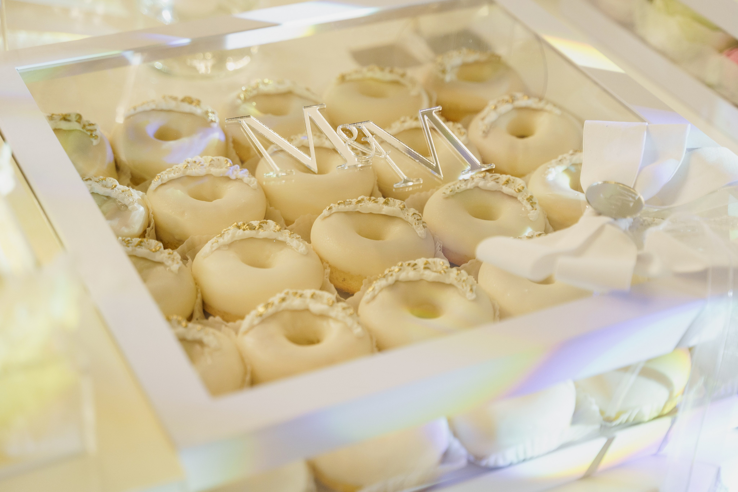 Красивое обручение на берегу чёрного моря в Лермонтово от ТВИНС СТУДИО. ТВИНС СТУДИО — лучшие свадебные фотографы и видеографы в Краснодаре