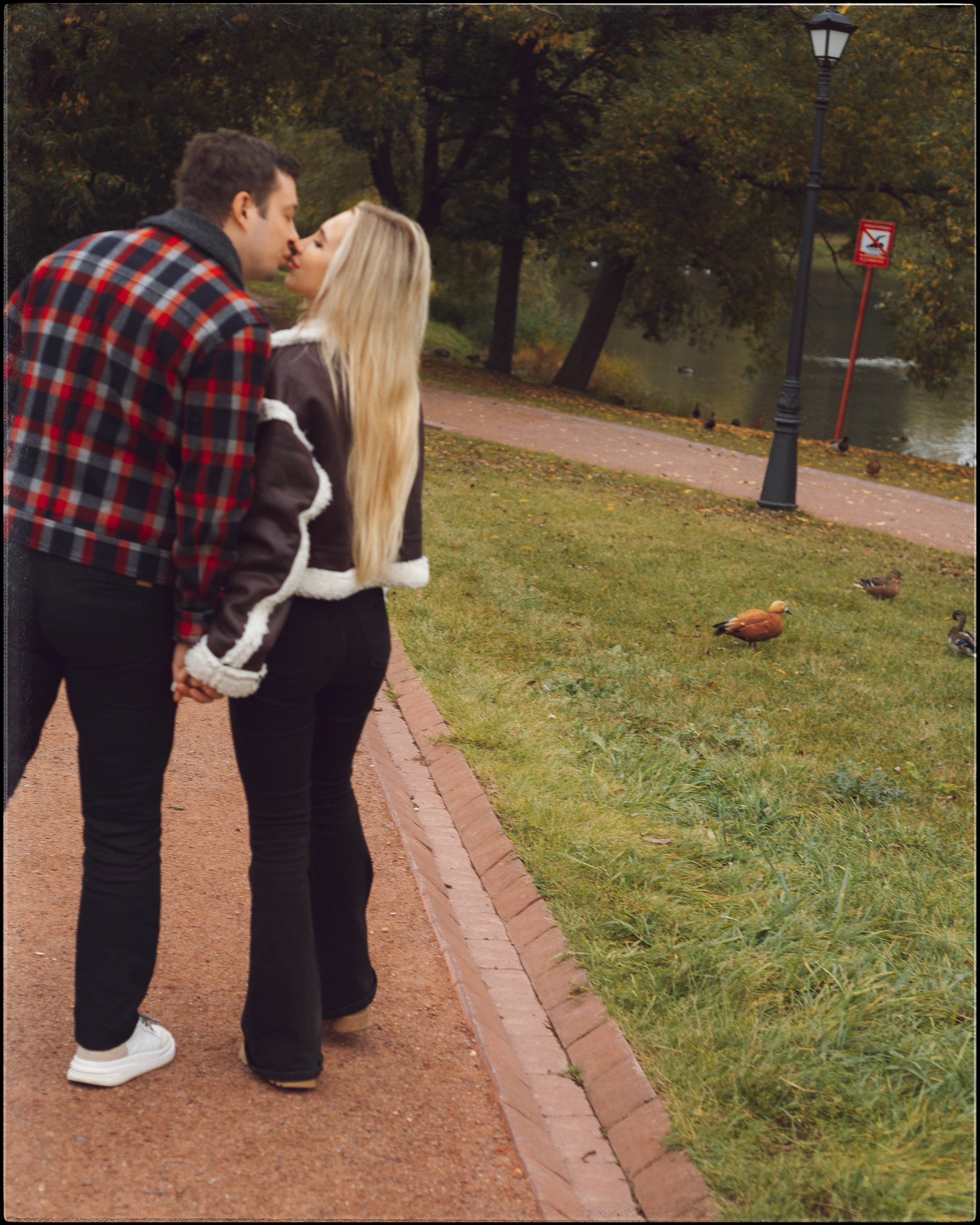 Лавстори в парке. Женский и лавстори фотограф в Москве Елена Аксютко